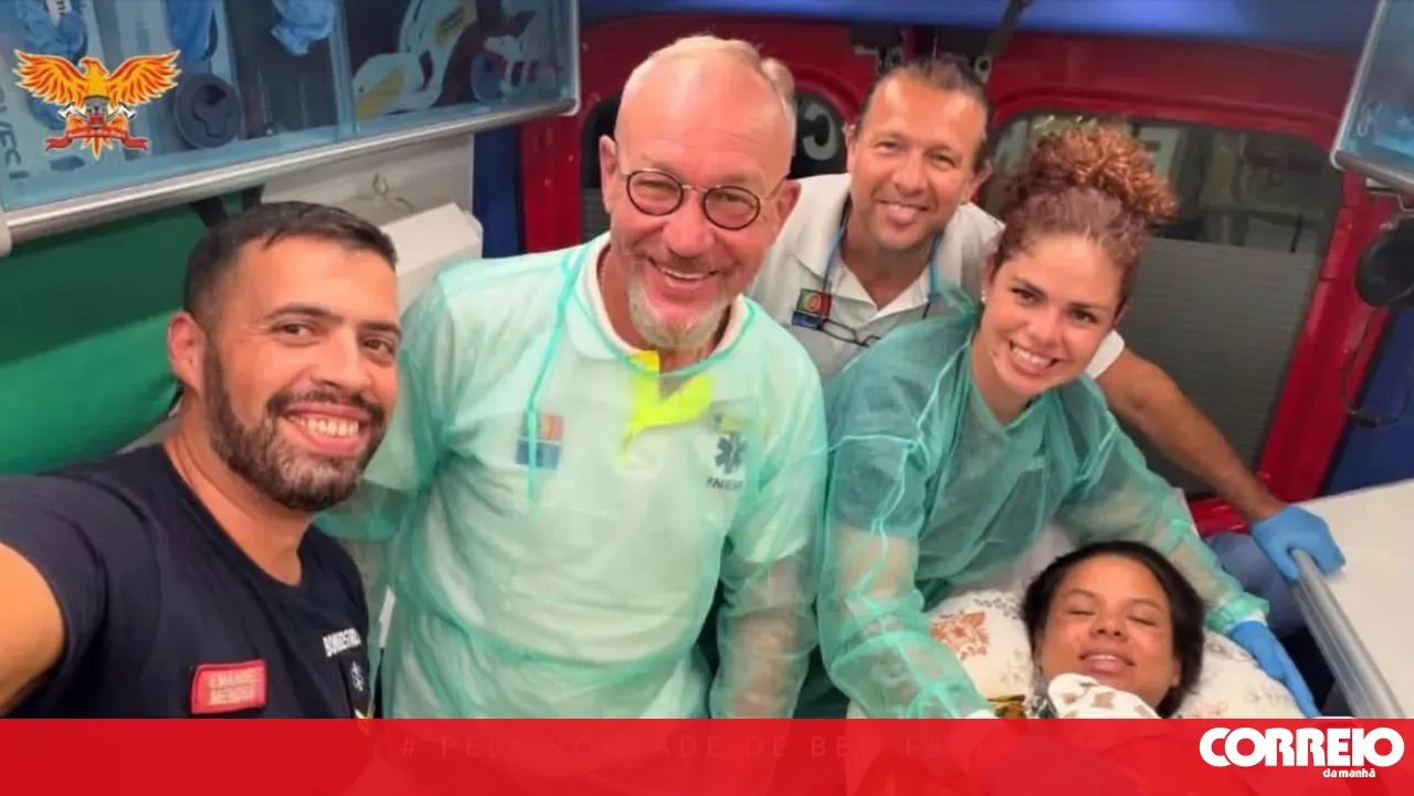 Baby born inside Albufeira fire brigade ambulance near health centre