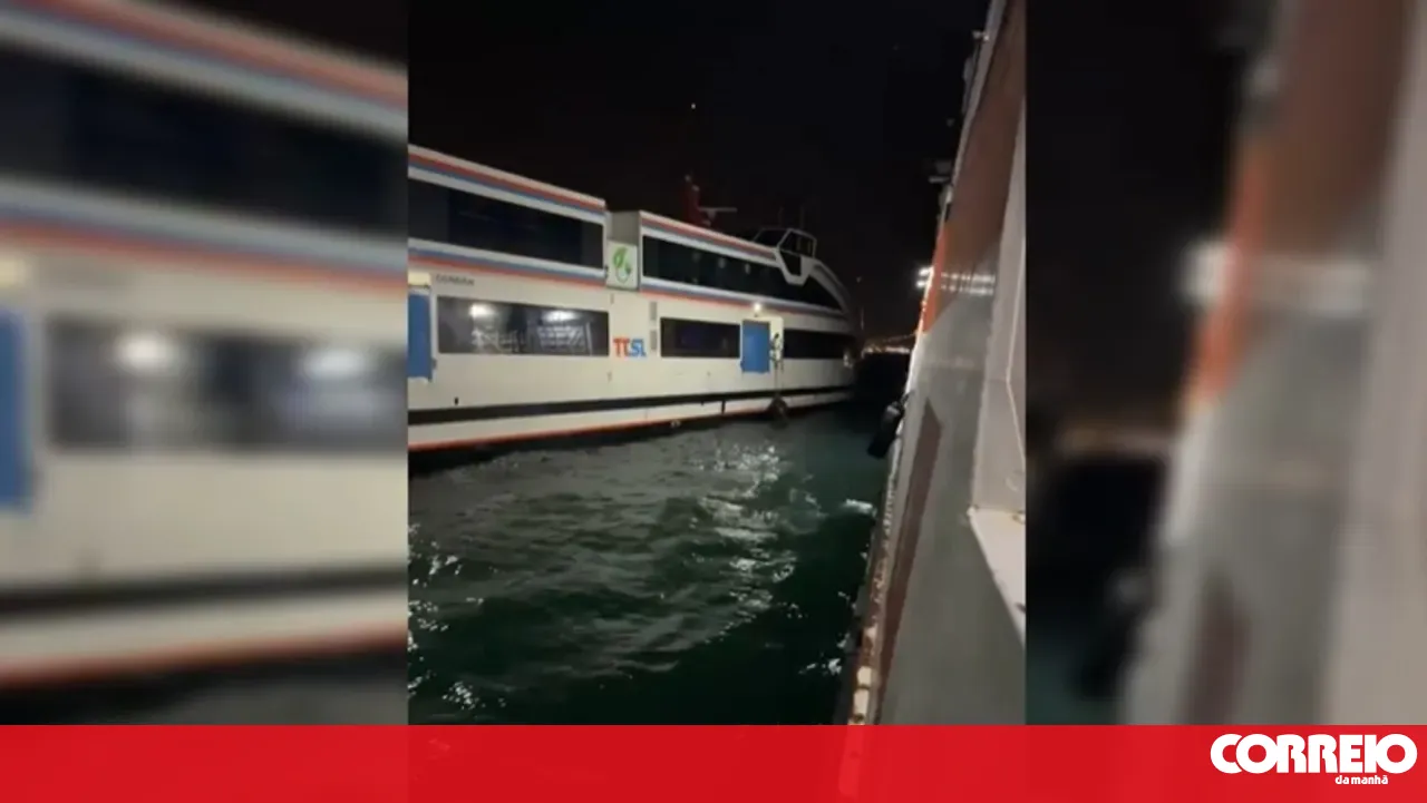 Ferry adrift hits pontoon on the Tagus River, leaving two injured