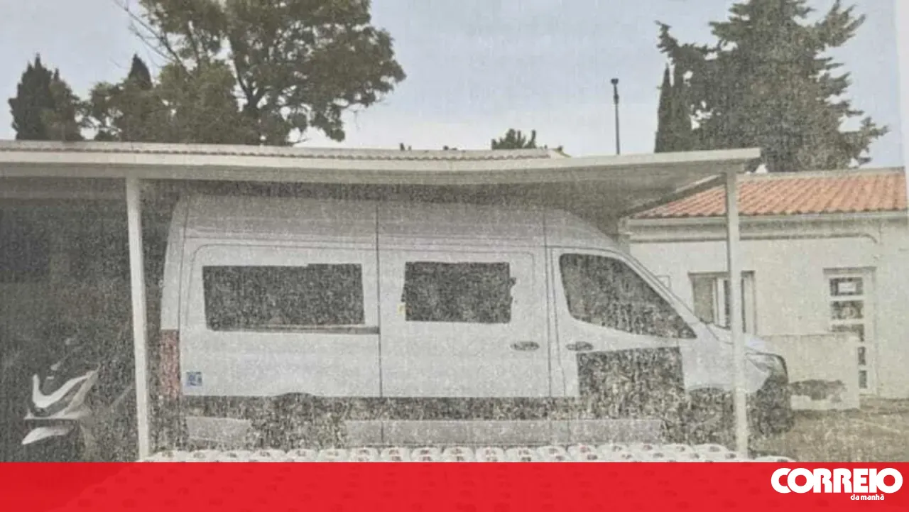 Eight Spaniards arrested by the GNR with fuel remain silent in court