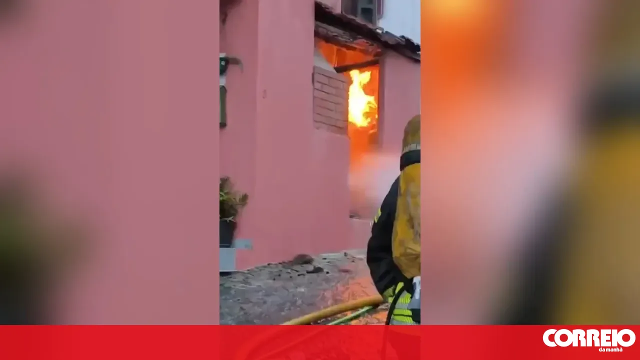 Gas leak causes house fire and leaves family homeless in Condeixa-a-Nova
