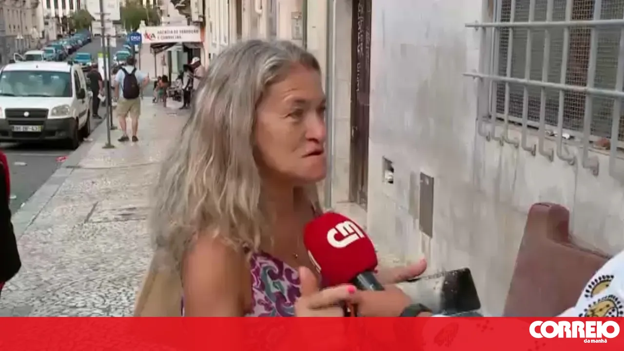 “There are no more tickets to enter”: people queue to be served at AIMA in Lisbon