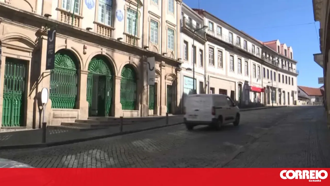 Man waits for customers to leave shop and steals goods worth 2,000 euros in Covilhã