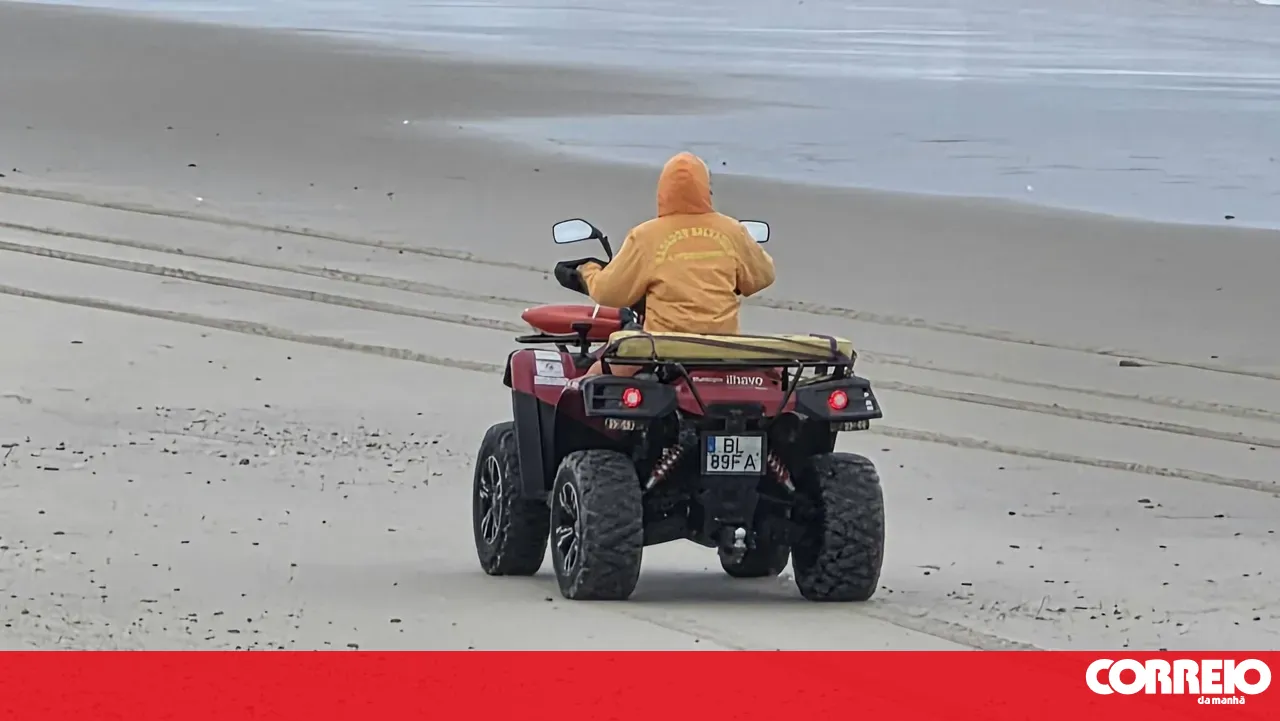 Search for man missing at sea at Costa Nova beach resumed this morning