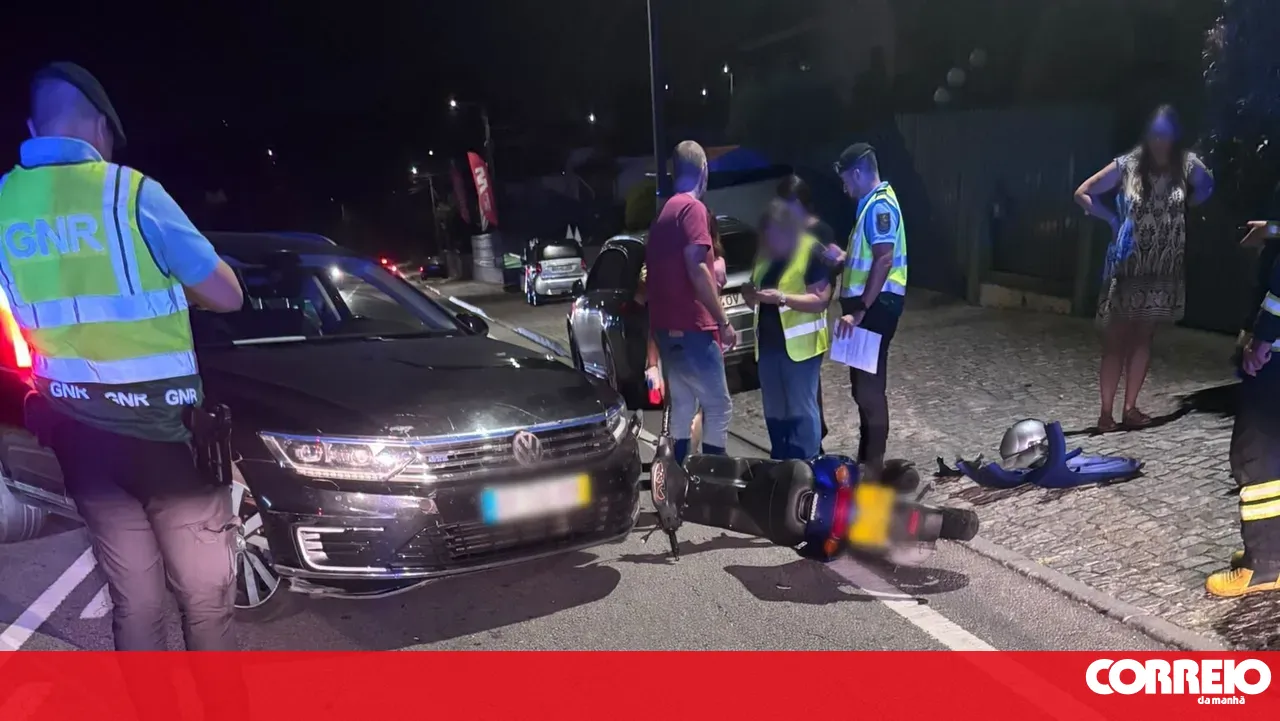 Motorcyclist injured in head-on collision with car in Oliveira de Azeméis
