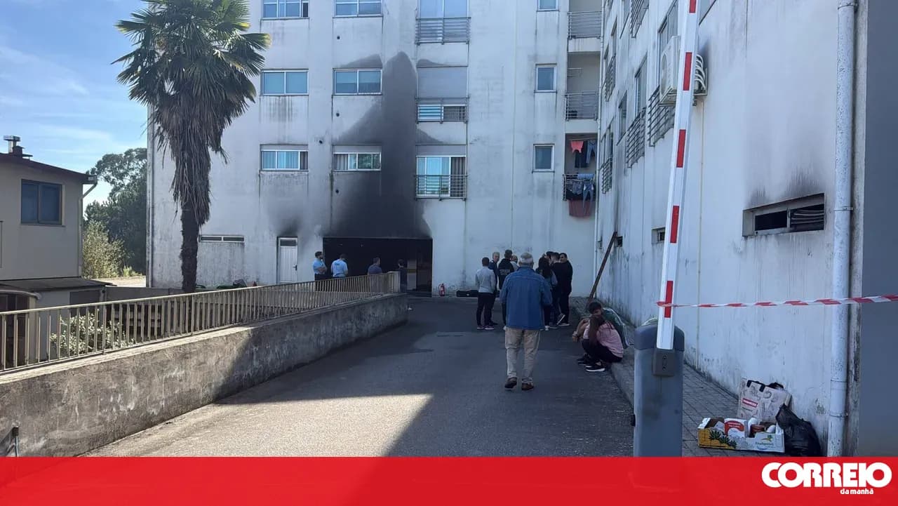 Fire in apartment building garage damages several cars in Lixa, Felgueiras