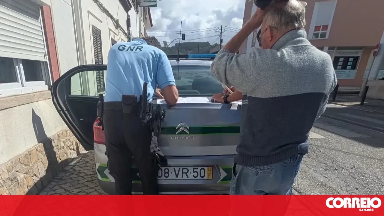 Men fake car collision to scam elderly man in Nazaré