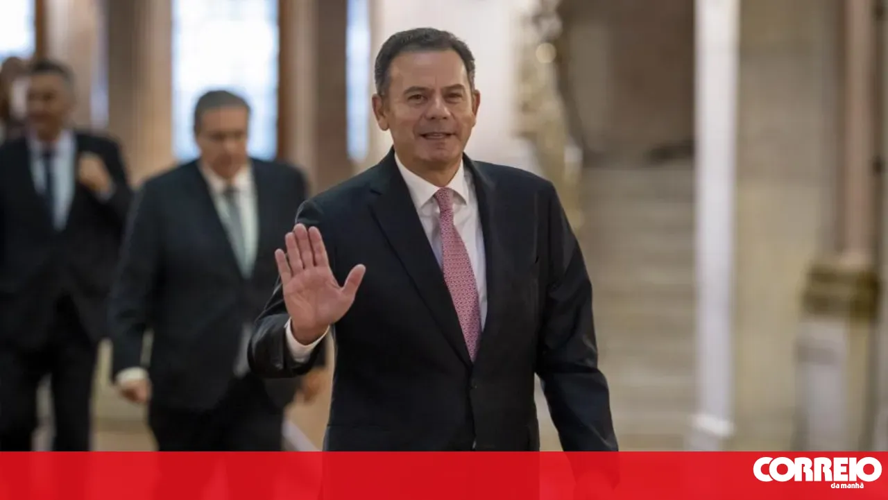 Montenegro convinced of the legality of using Lajes, says the judiciary "must not make political judgments"