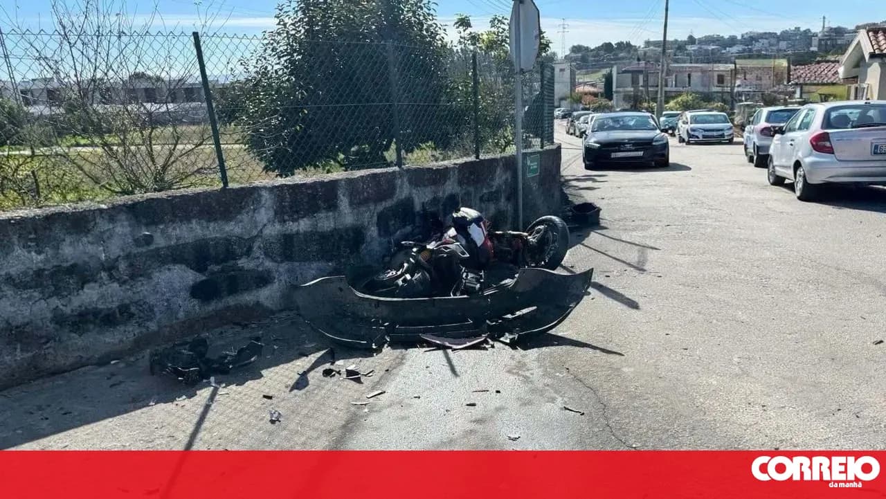Motorcyclist injured in collision in Famalicão