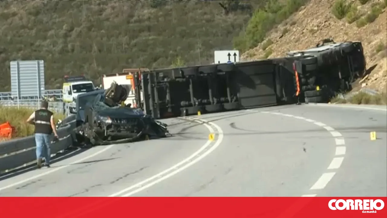 One dead after truck crash on the IC5 near Vila Flor