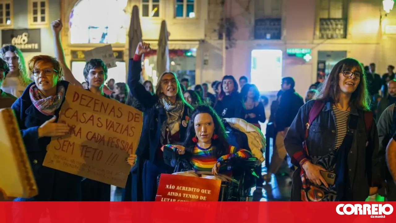 Four hundred people gather in Coimbra to demand the right to a "roof and a floor"