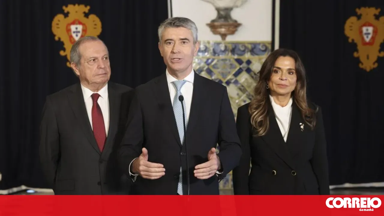 Carneiro asks the Government for "democratic humility" to engage in dialogue and build a solution with the Socialist Party for housing issues