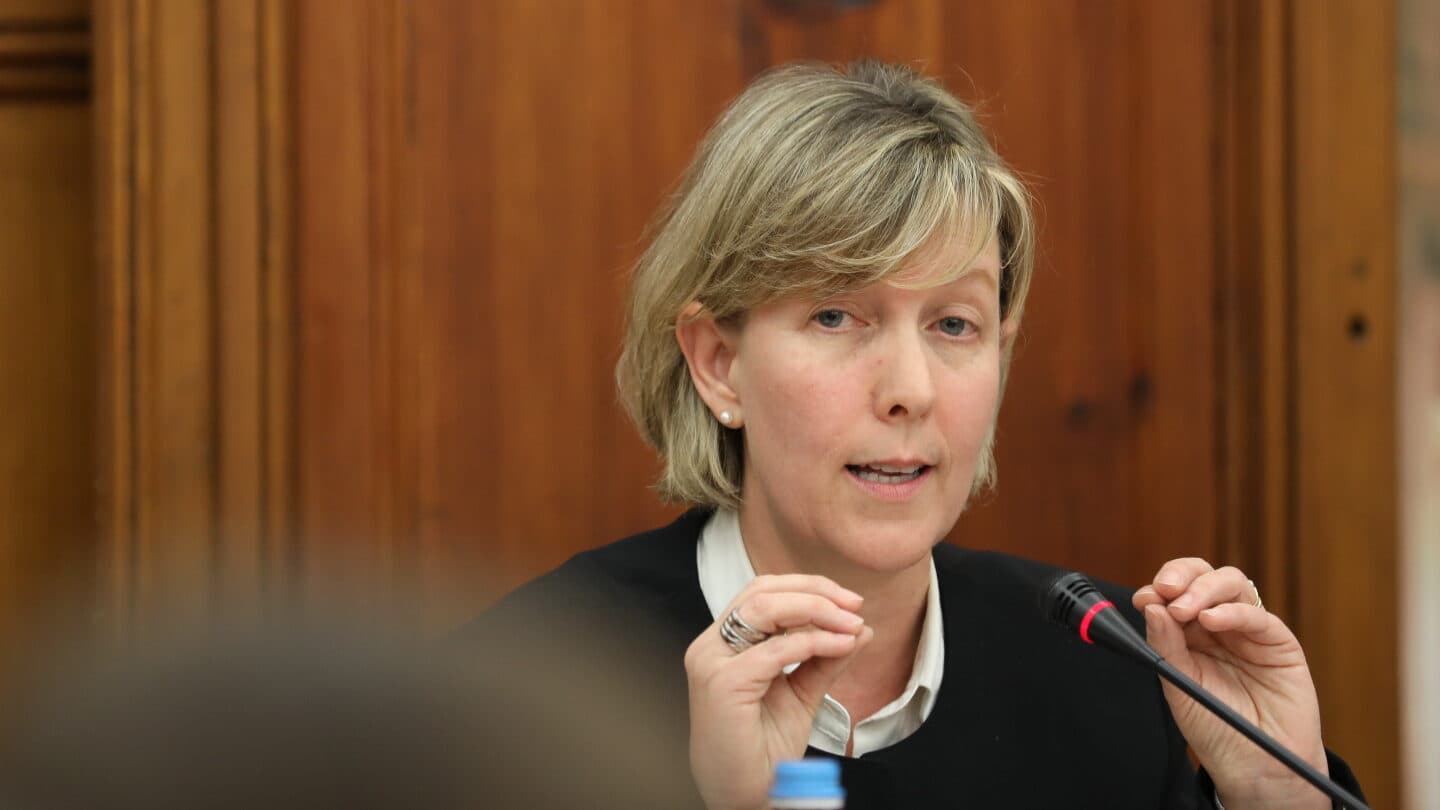 Anyone who has only saved €10 must be able to invest those €10