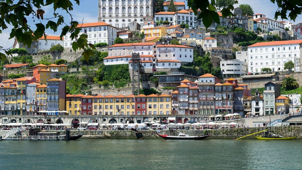 Porto loses the race to host the EU customs authority. Lille wins