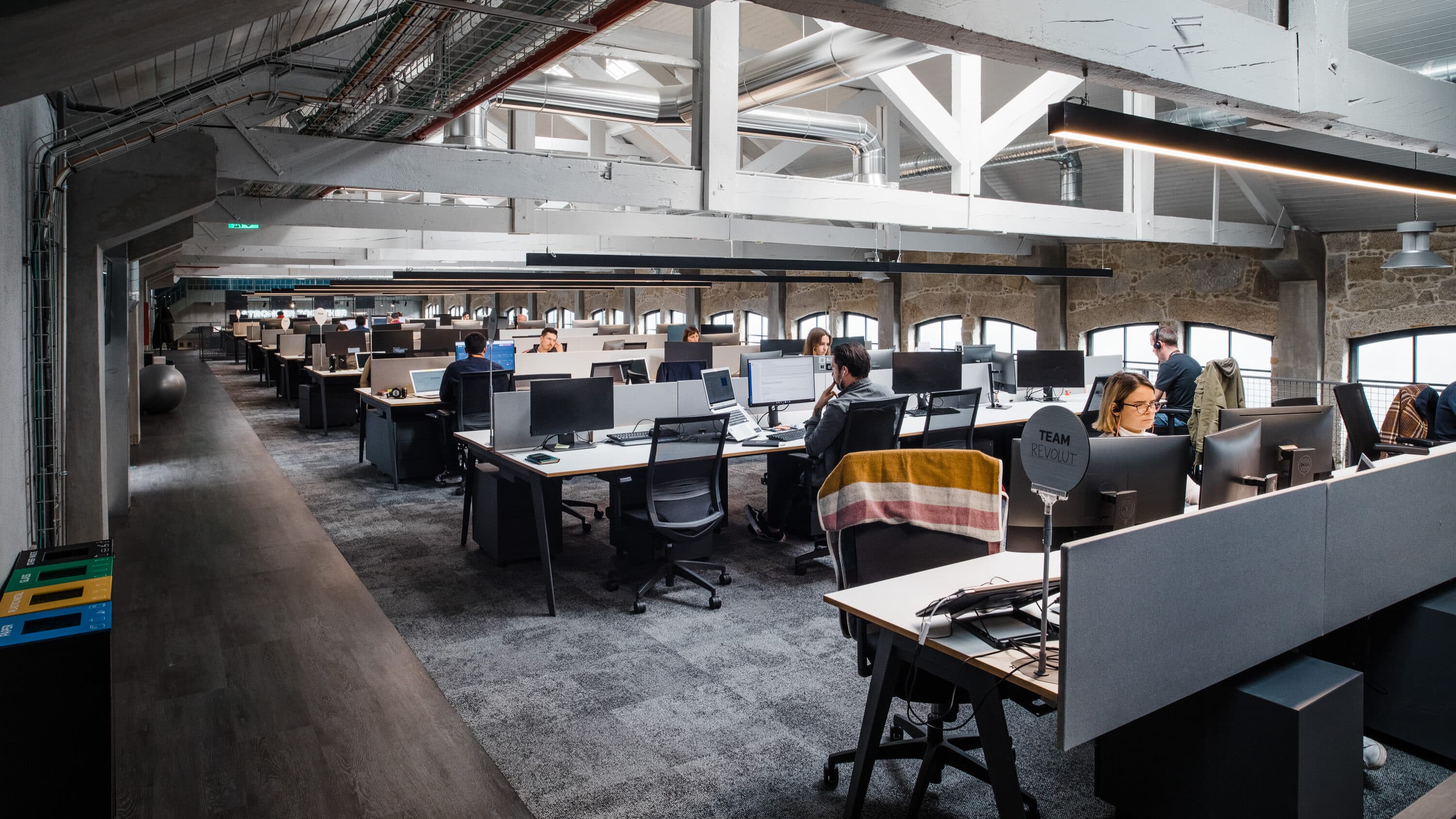 Revolut workers pressured with 'unrealistic' metrics. Bank insists it complies with labour law