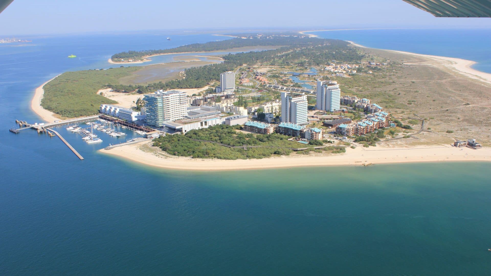 AdC gives the 'green light' to the purchase of the Troia hotel and casino by the Arrow group