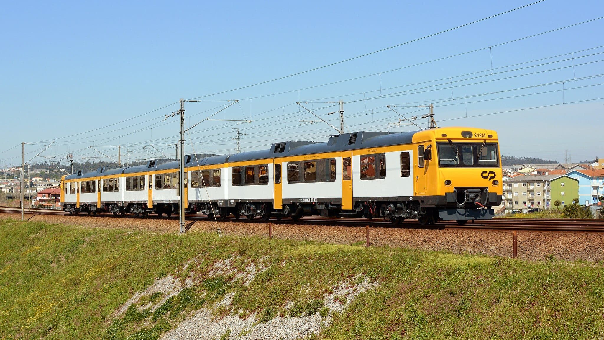 Celta train between Porto and Vigo to have road replacement service in Spain for one year