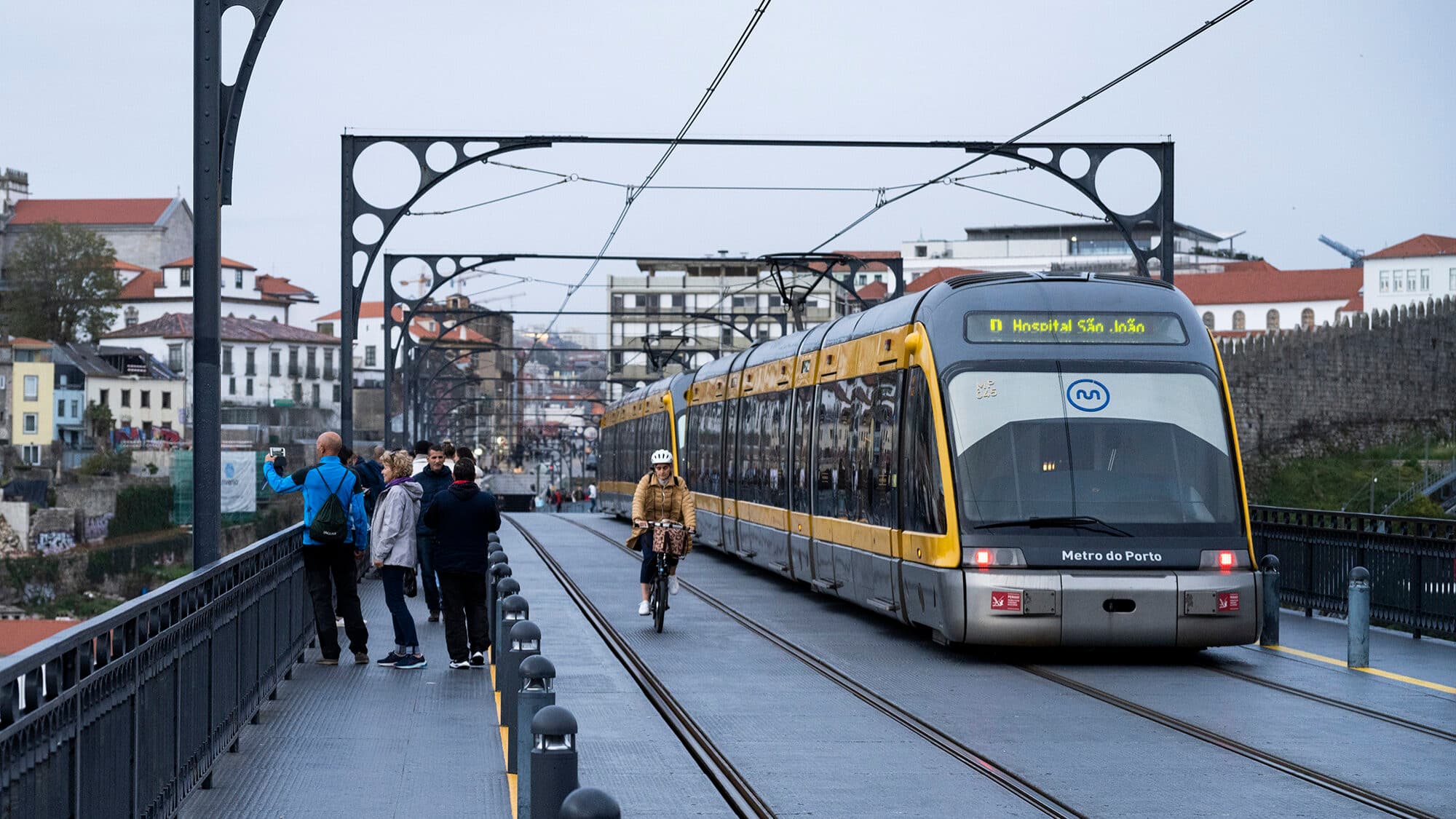 General strike paralyses four Porto Metro lines