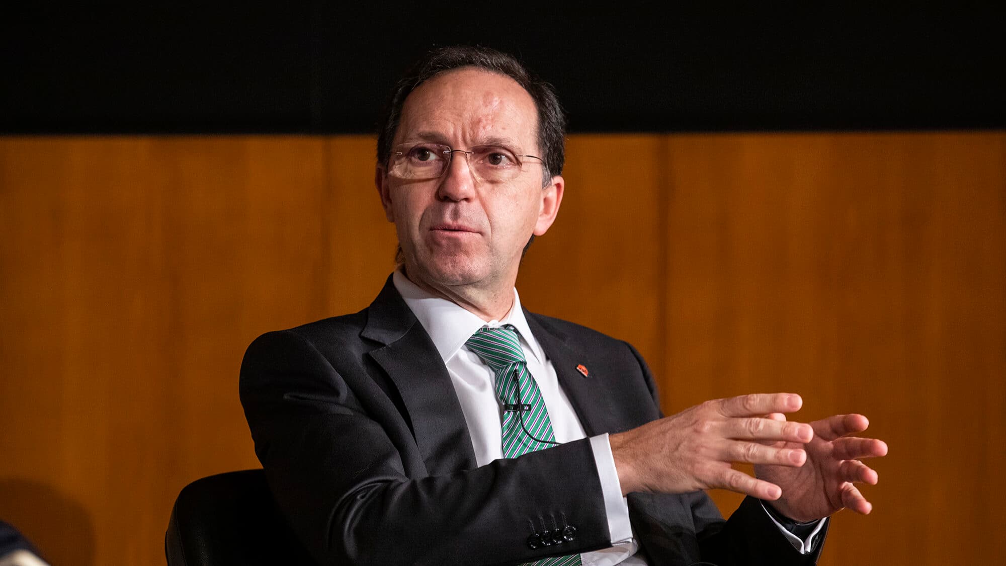 In the past, as faculty, we rejected politicians who did not fit that profile. The Mário Centeno case is a return to that