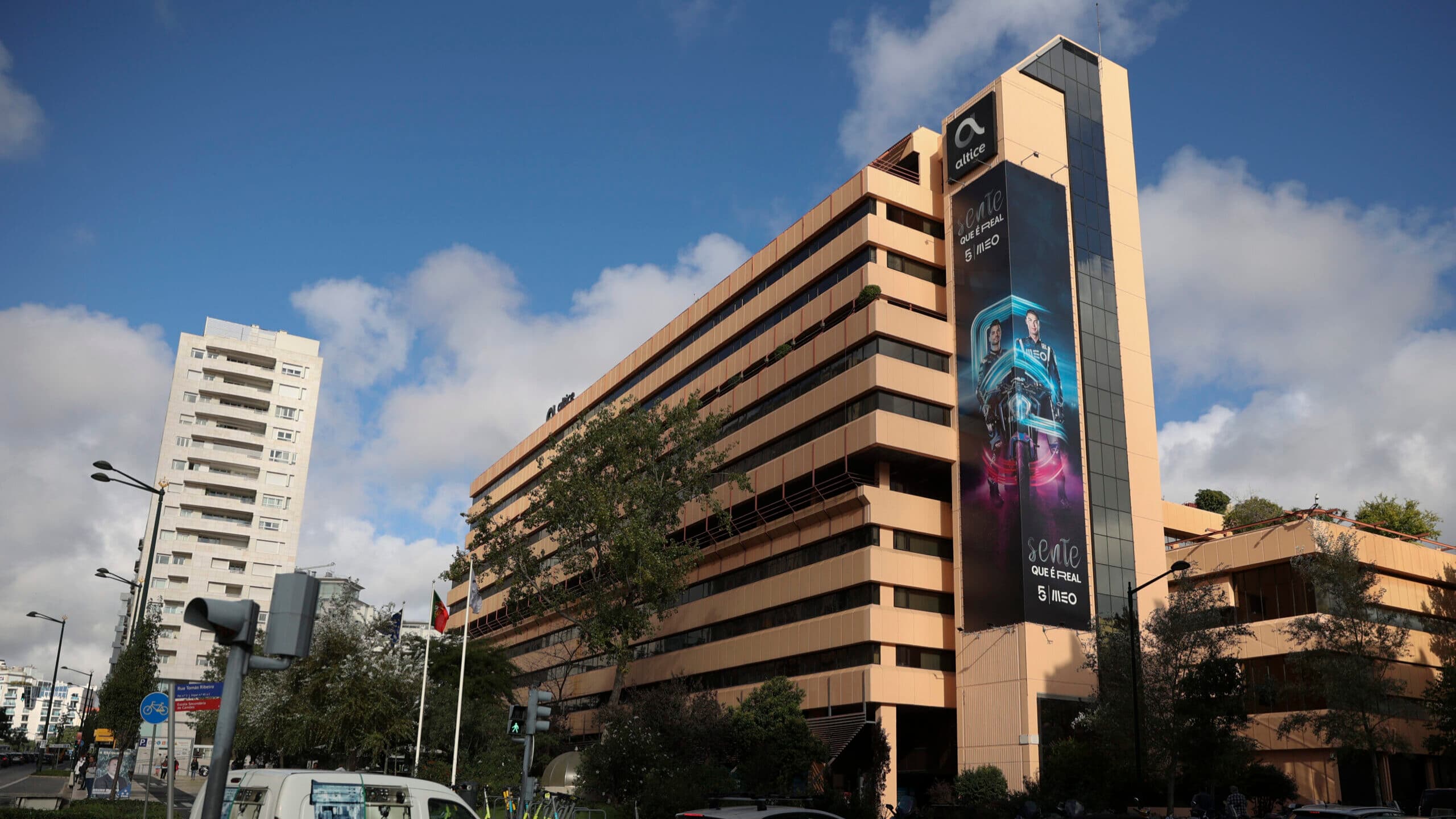 Unions accept Meo's proposal for 2.5% pay rises and a minimum wage of 970 euros