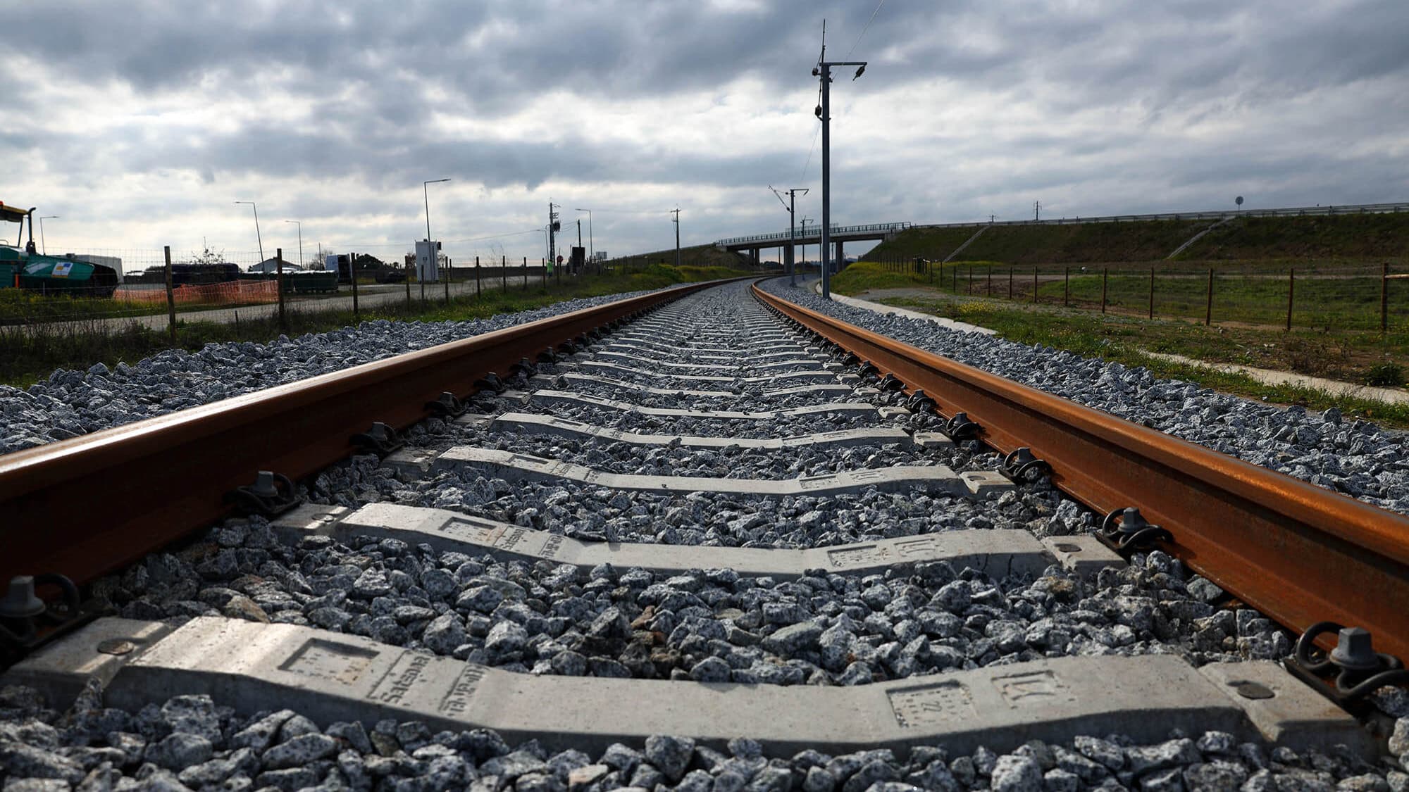 Évora–Spain line ready but trains will run only at the end of the year
