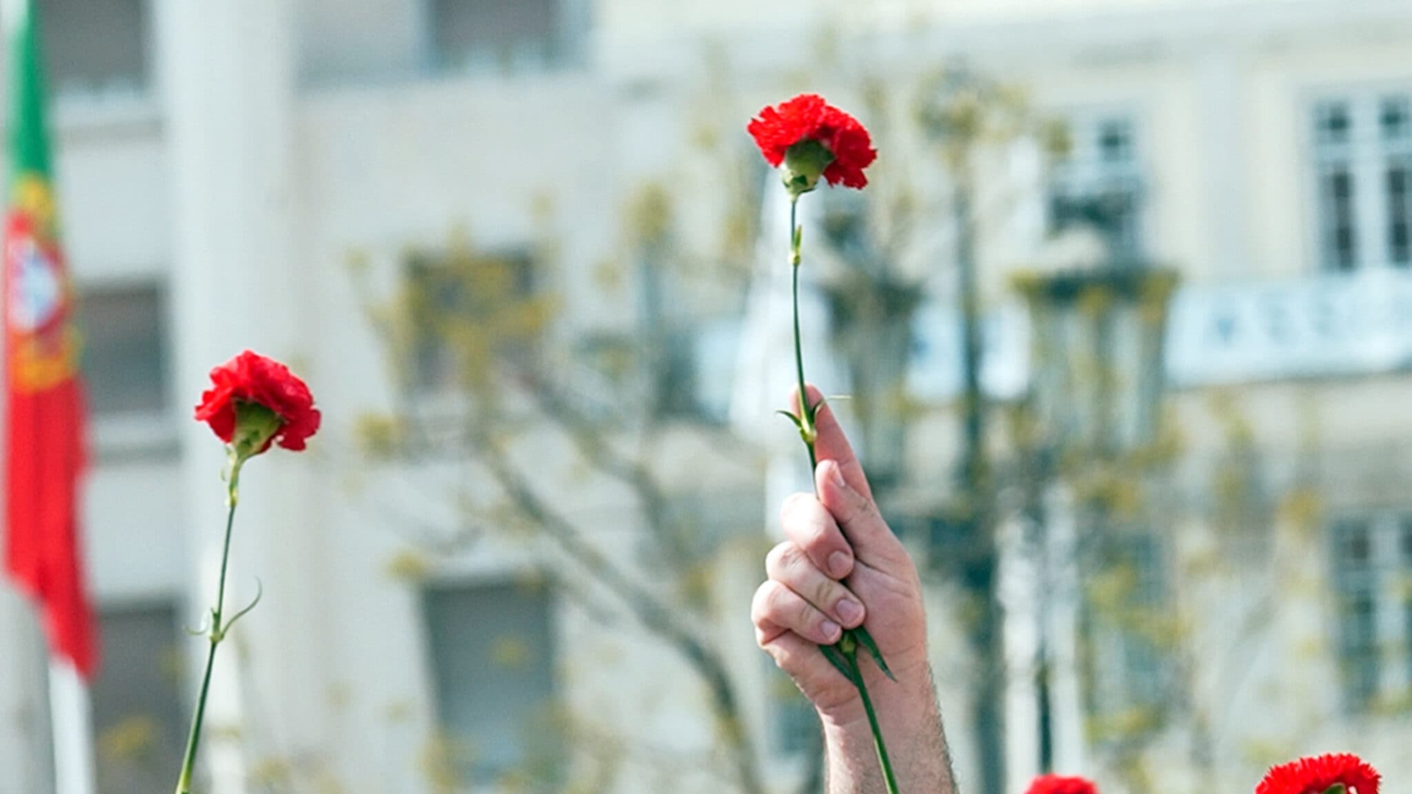 Portuguese people have been voting less since the 25th of April, but there are signs of recovery
