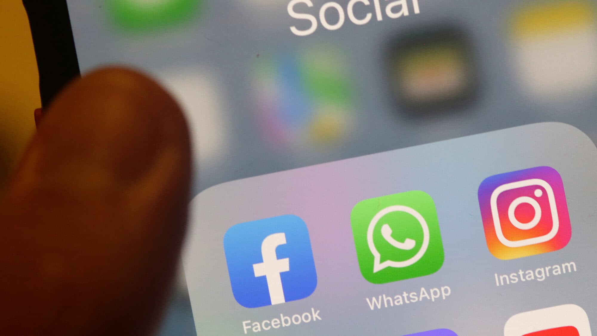 Meta strengthens parental controls with new AI features