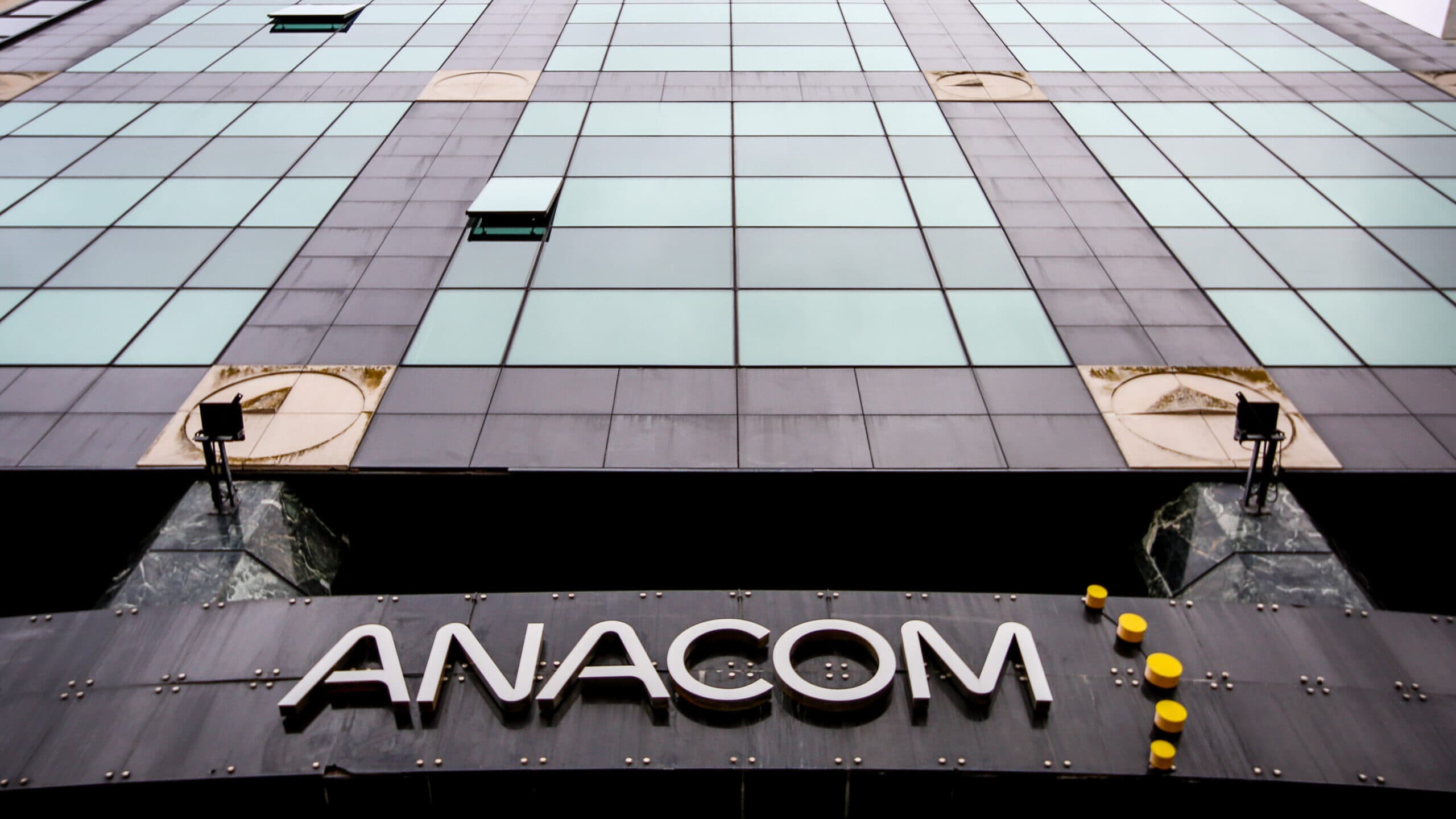 Marcelo promulgates legislation on the financial contribution of electronic communications companies