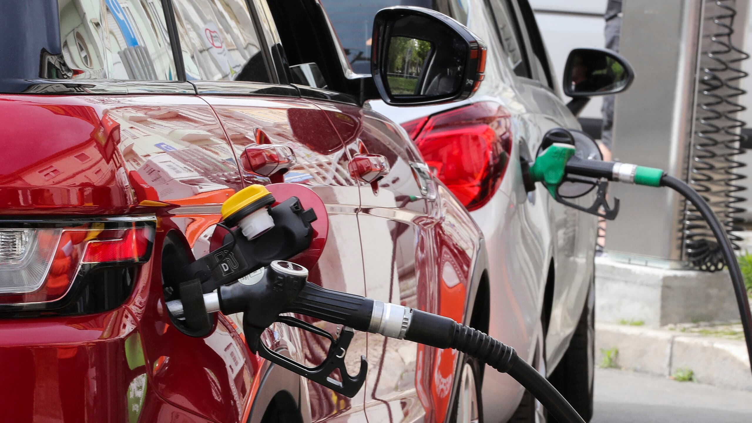 Government guarantees it will not 'profit from the war' through fuel taxes