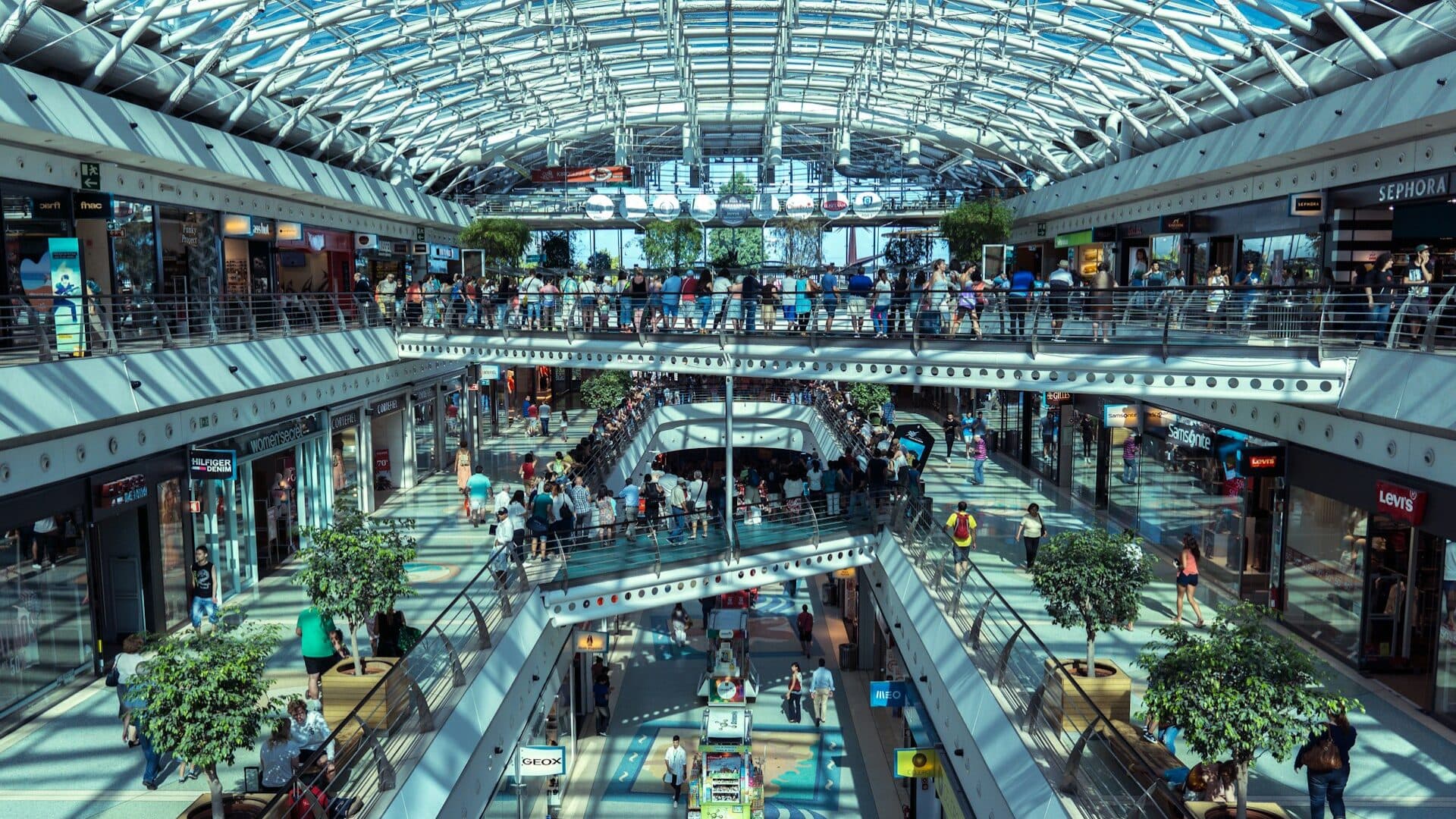 New consumer credit reaches record high in October