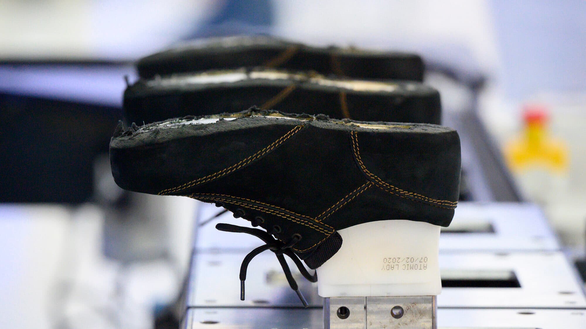 Portugal surpasses Spain in shoe manufacturing. Average export price rises 2.5%