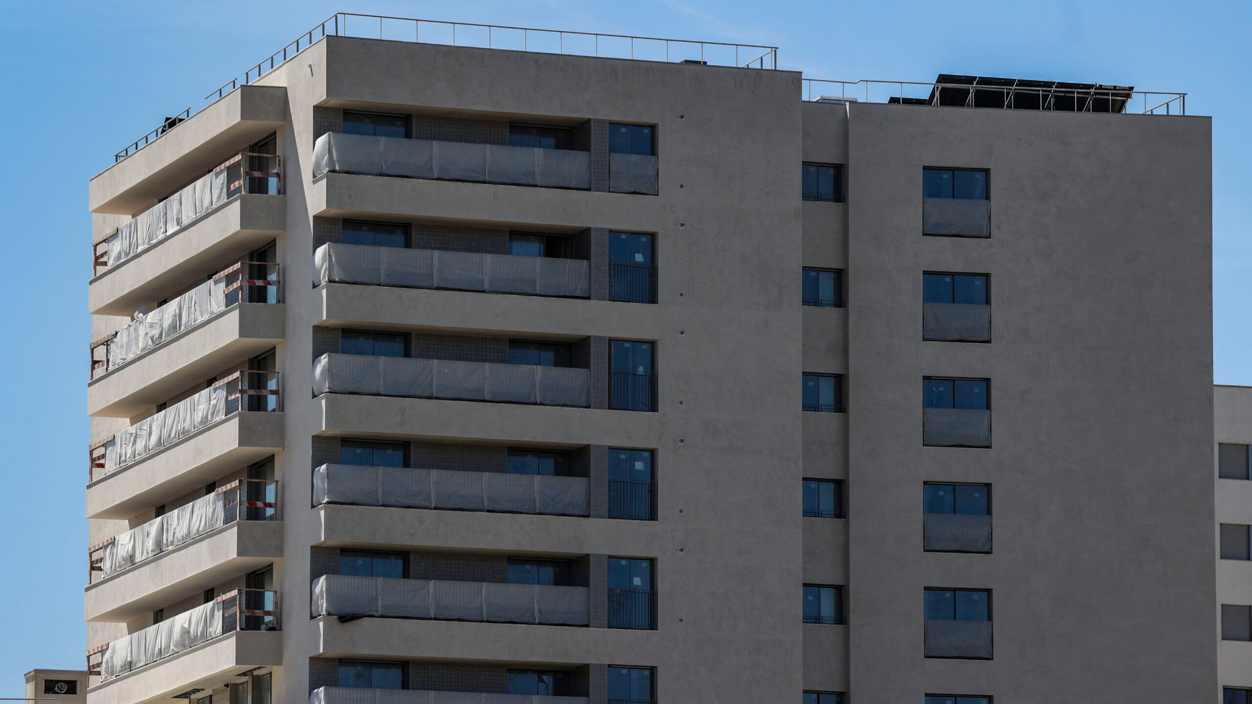 Mortgage interest rates fall for three and six months