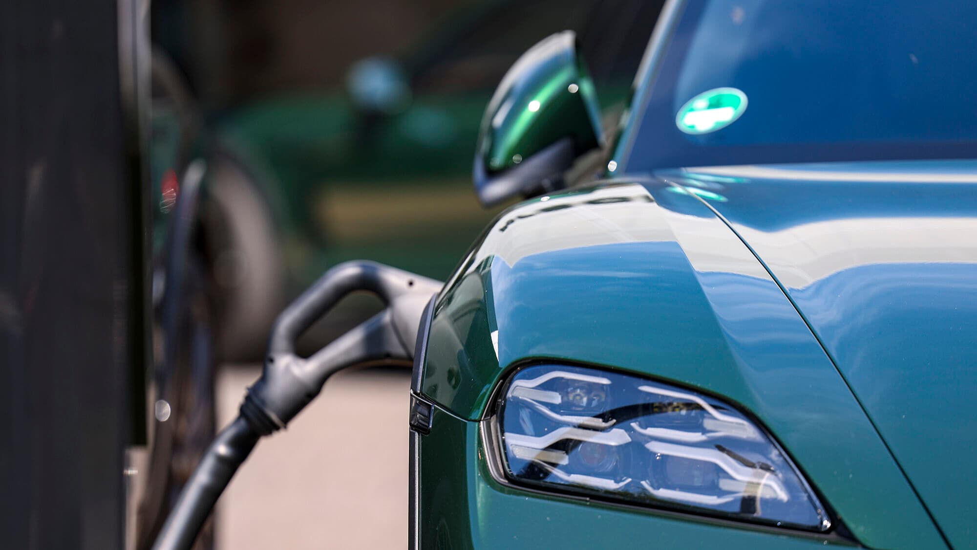 Electric vehicles: Users, charging sessions and charging points soared in 2025
