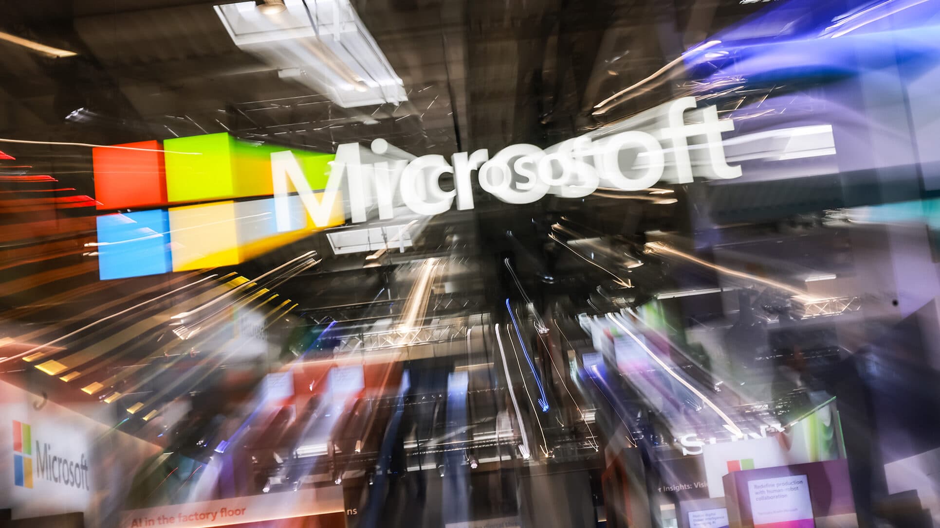 Microsoft creates new business dedicated to AI and invests over two billion euros