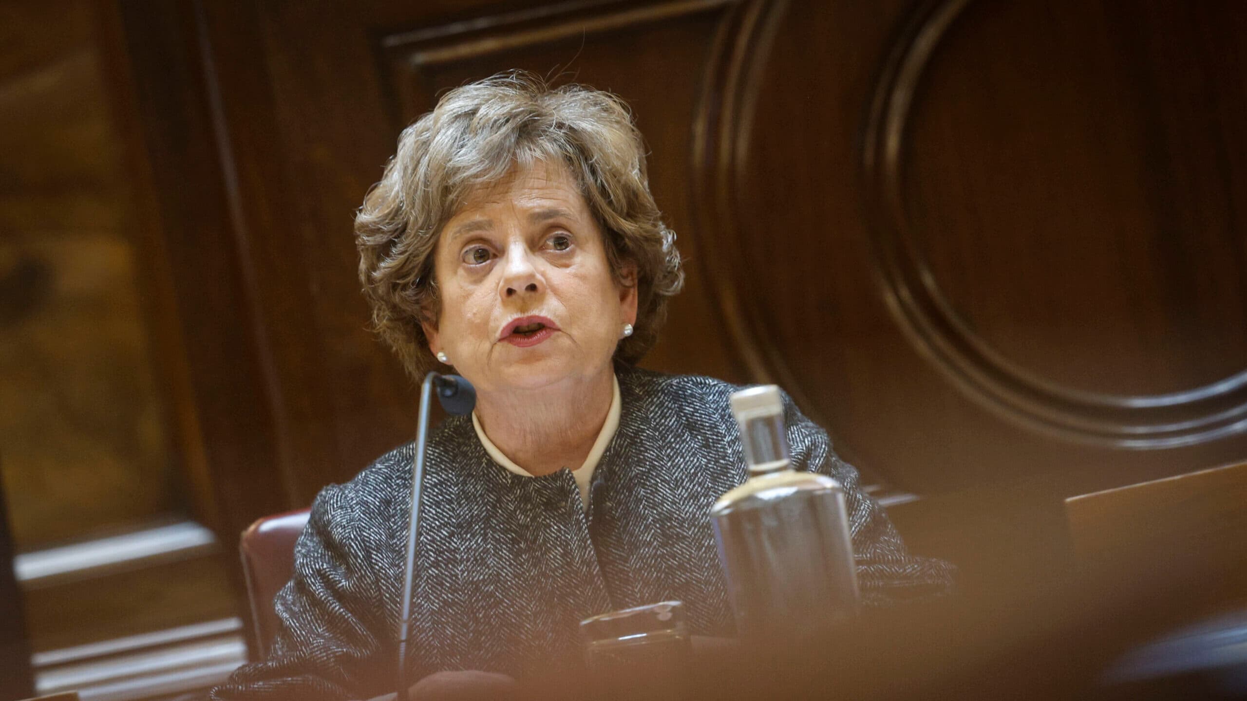 "We have average waits of three hours and maximums of six hours" at Lisbon airport, acknowledges minister