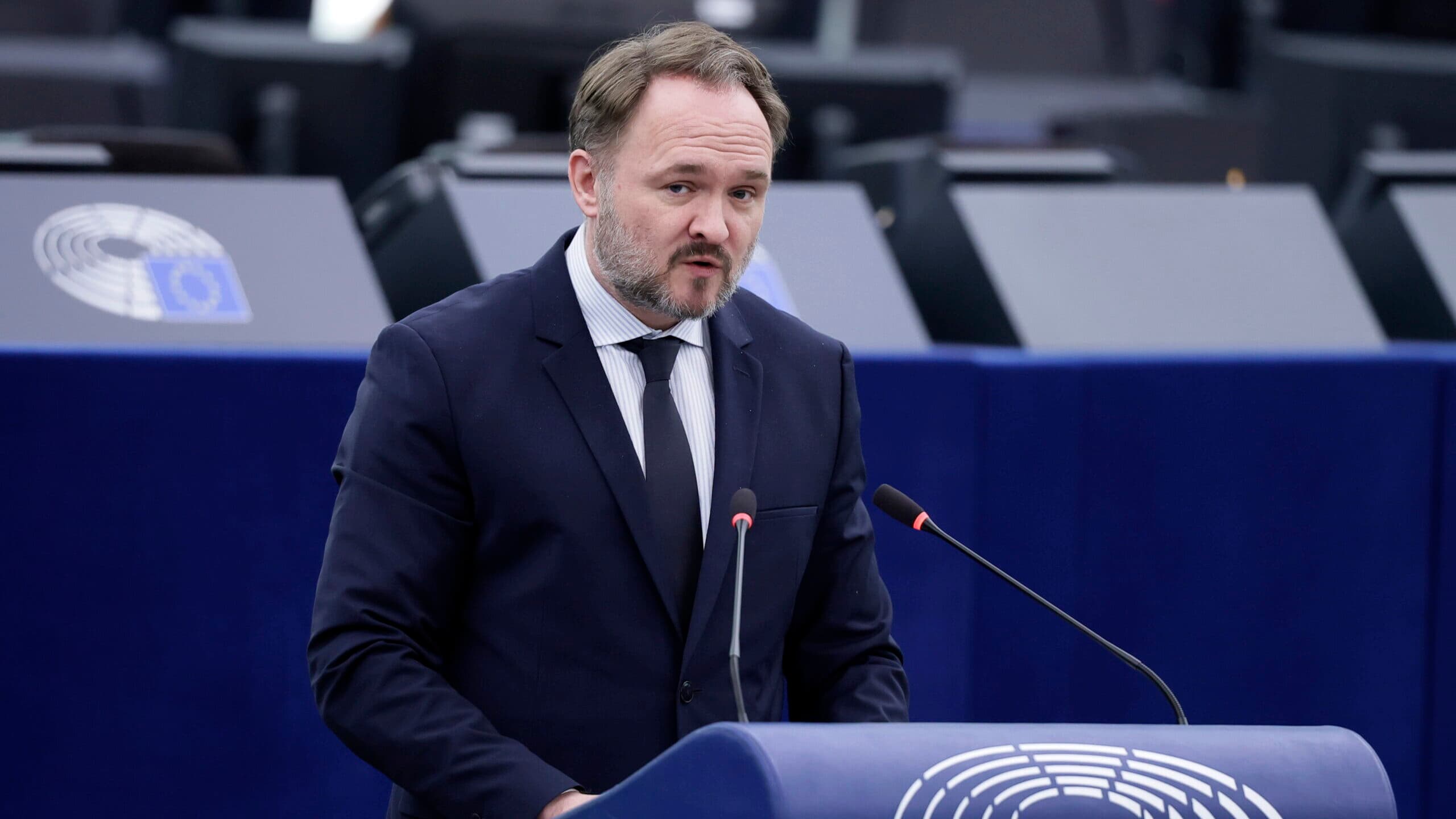 Brussels advises Europeans to travel less