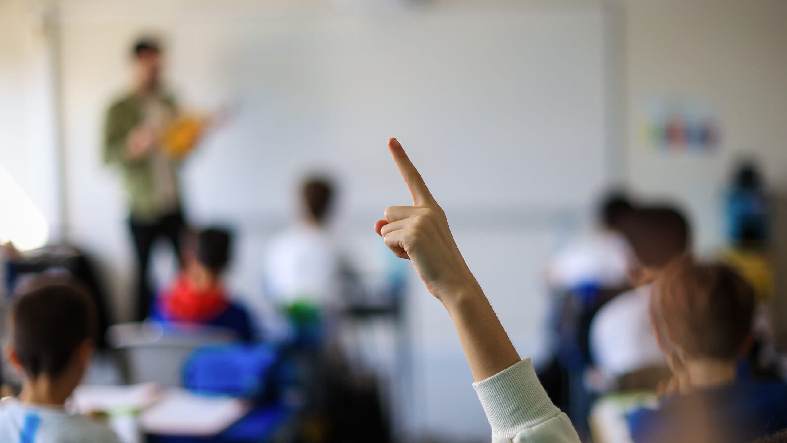 AdC investigates Meo, Nos, and Vodafone over suspected cartel in internet services for schools