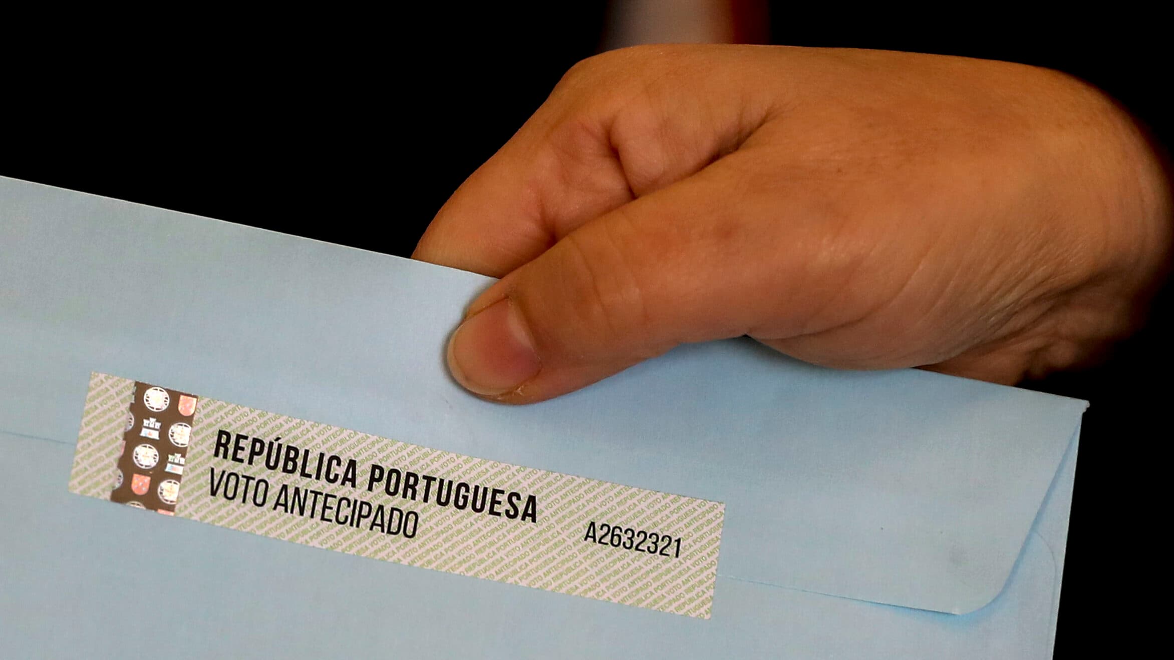 Attention, voters. Registrations for early voting in the presidential run-off close today