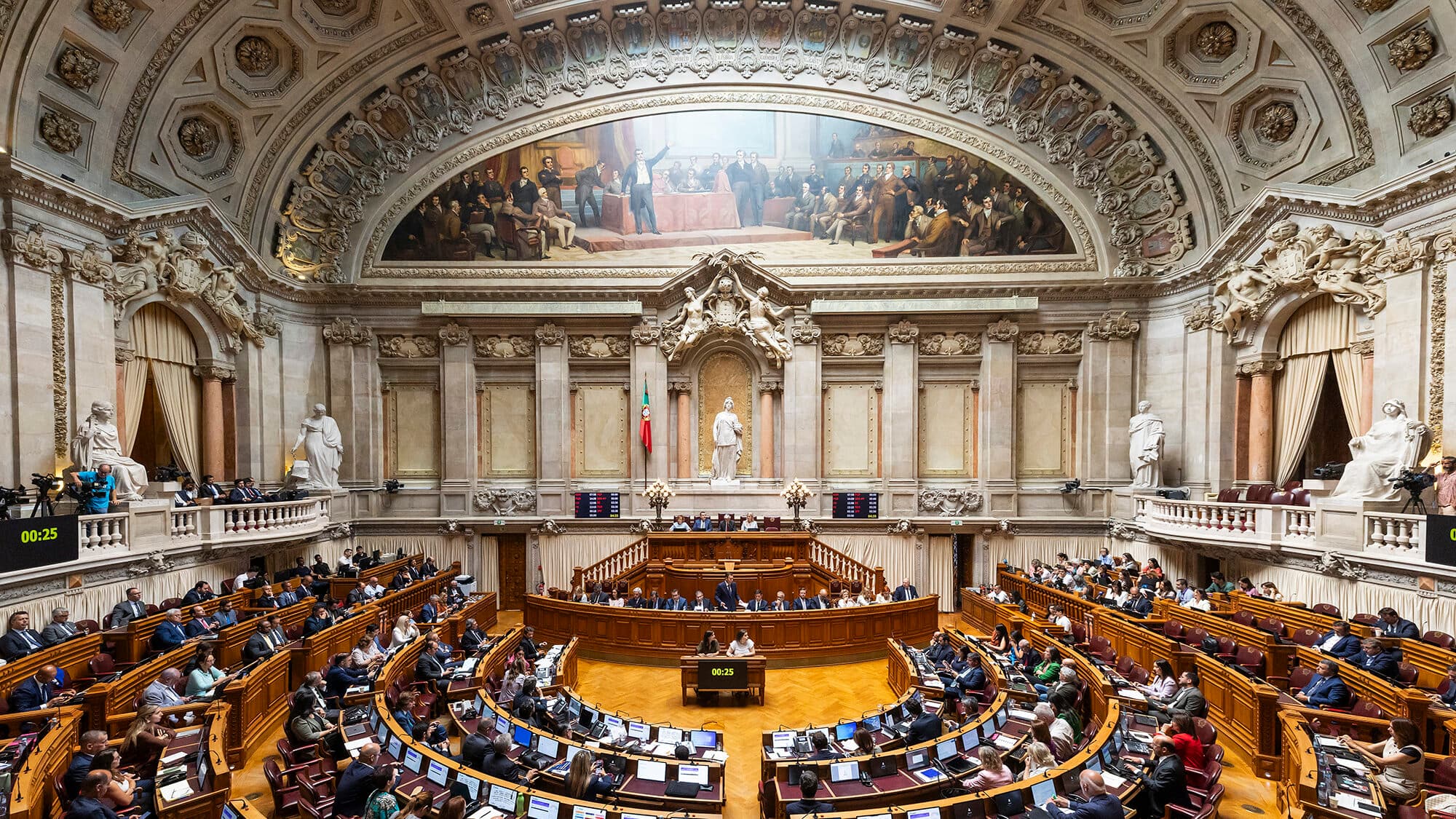 Minister Pinto Luz to appear before Parliament to explain changes to the mobility allowance