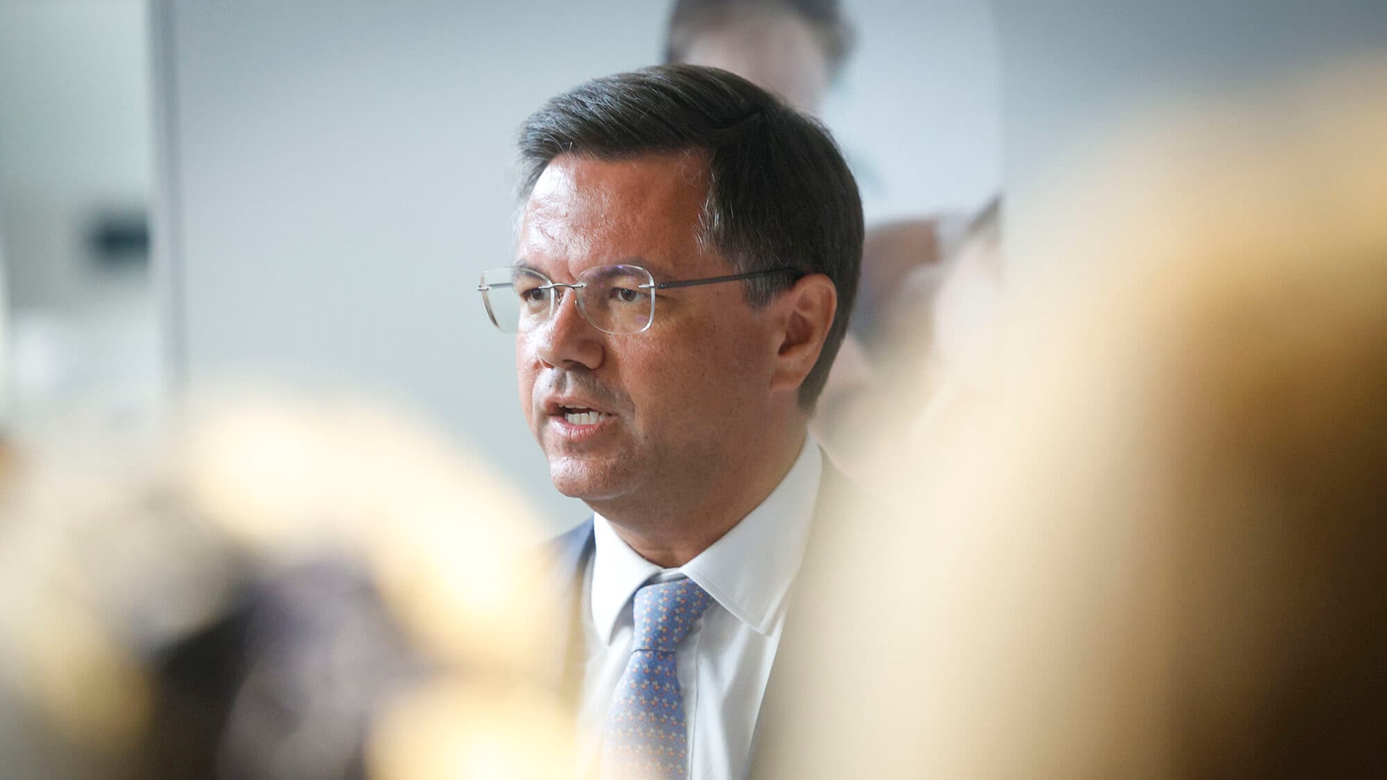 Government promises "heroes" of business to end the "calvary of bureaucracy"