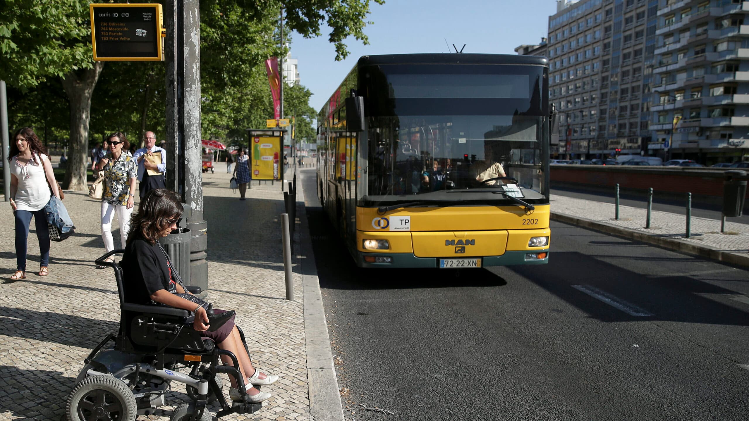 Passengers 'gain' rights in cases of transport delays or cancellations