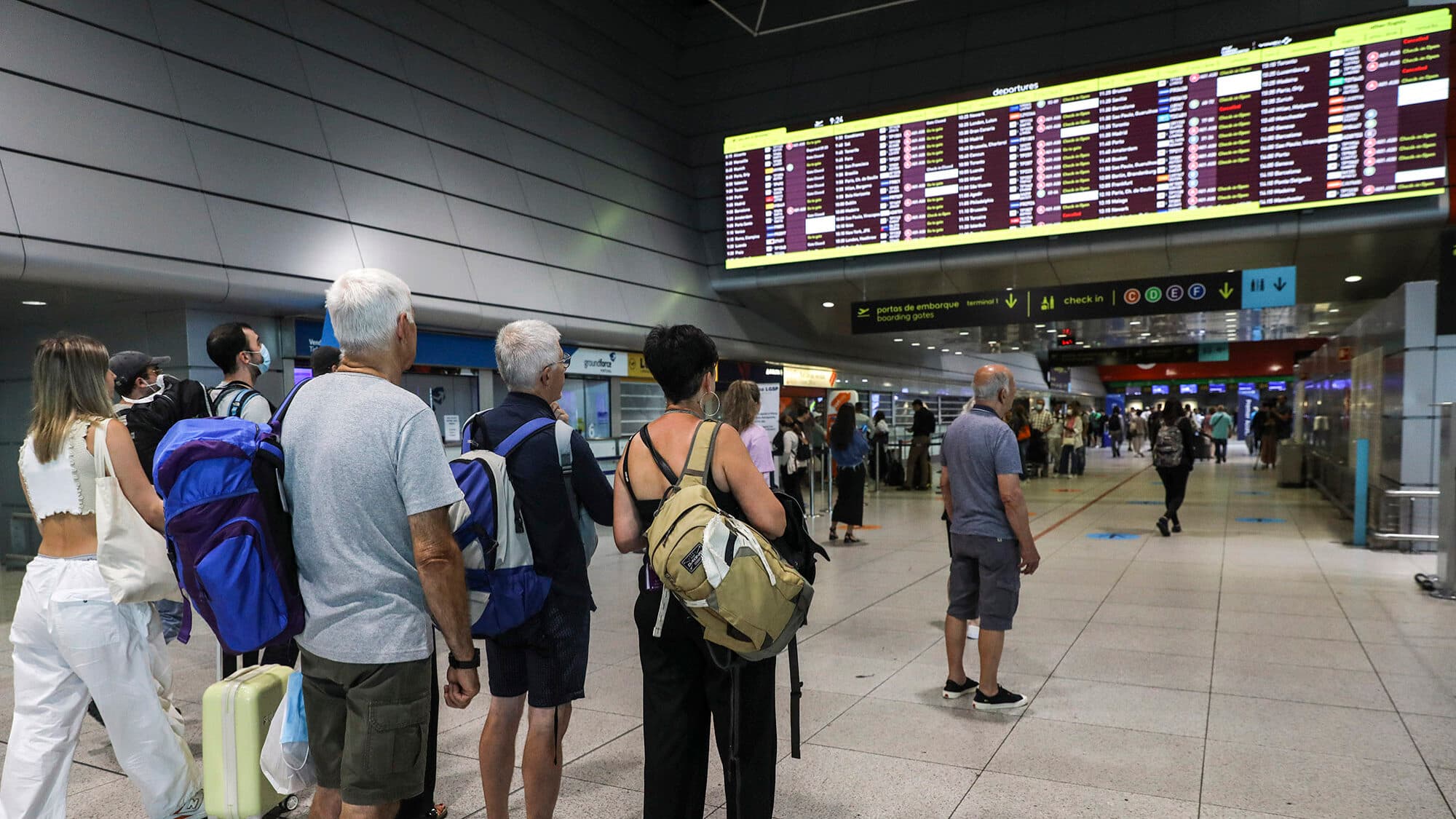 Flights purchased? 10 questions and answers about refunds, compensation, and surcharges