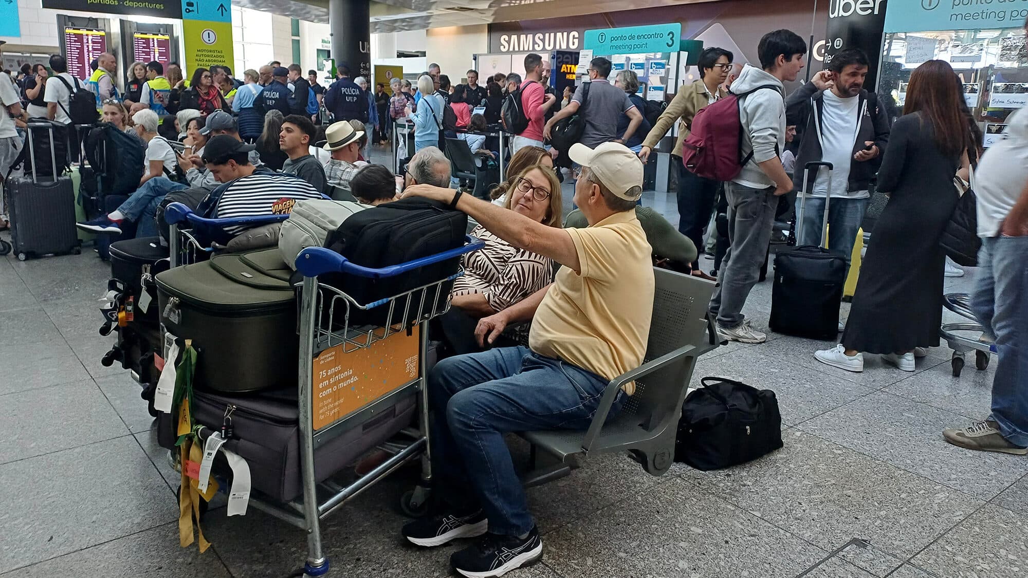 Year-end airport strike called off