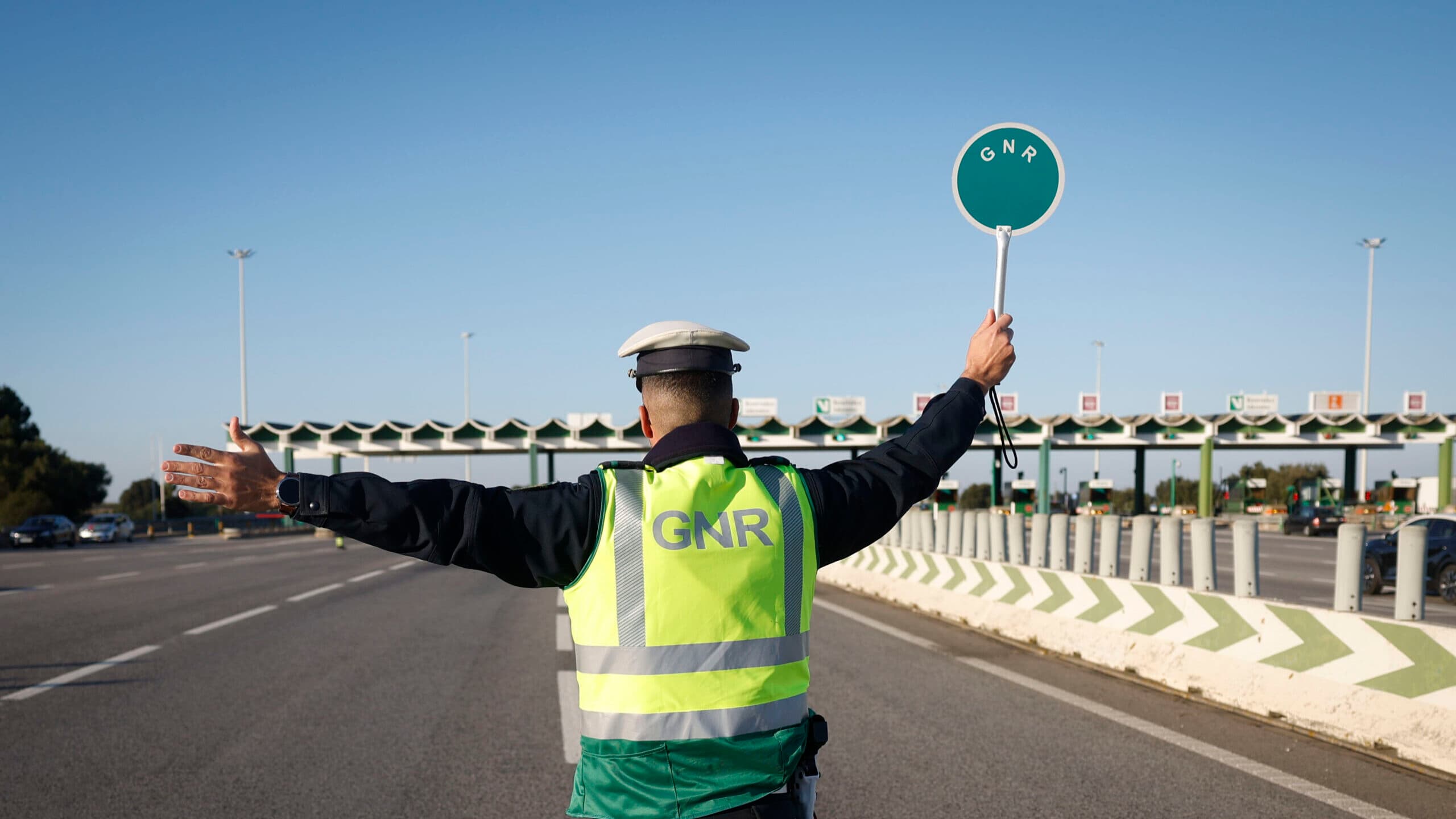 GNR seizes alcohol, tobacco and gaming machines in nationwide operation