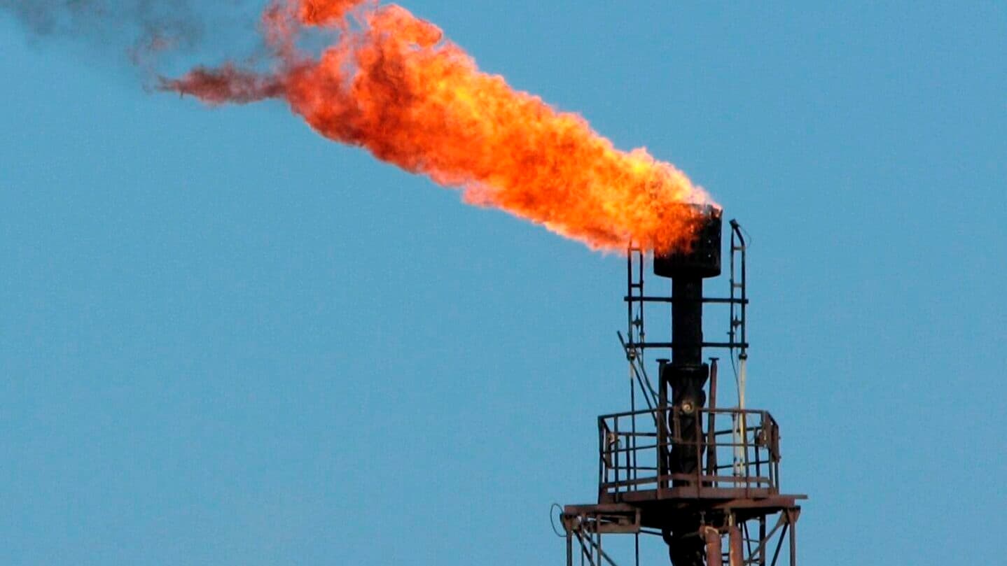 Brent crude price jumps 5% to nearly 125 dollars as Trump considers new military action in Iran