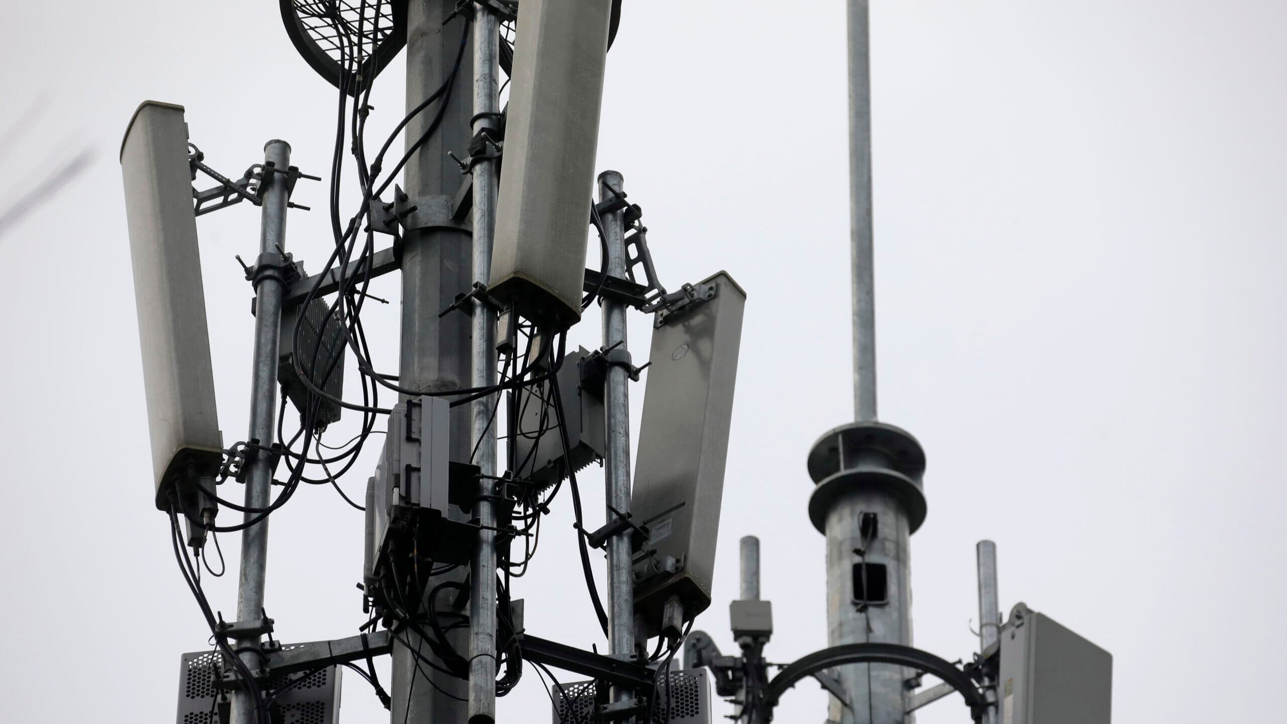 Kristin: Operators try to restore communications with mobile masts and generators