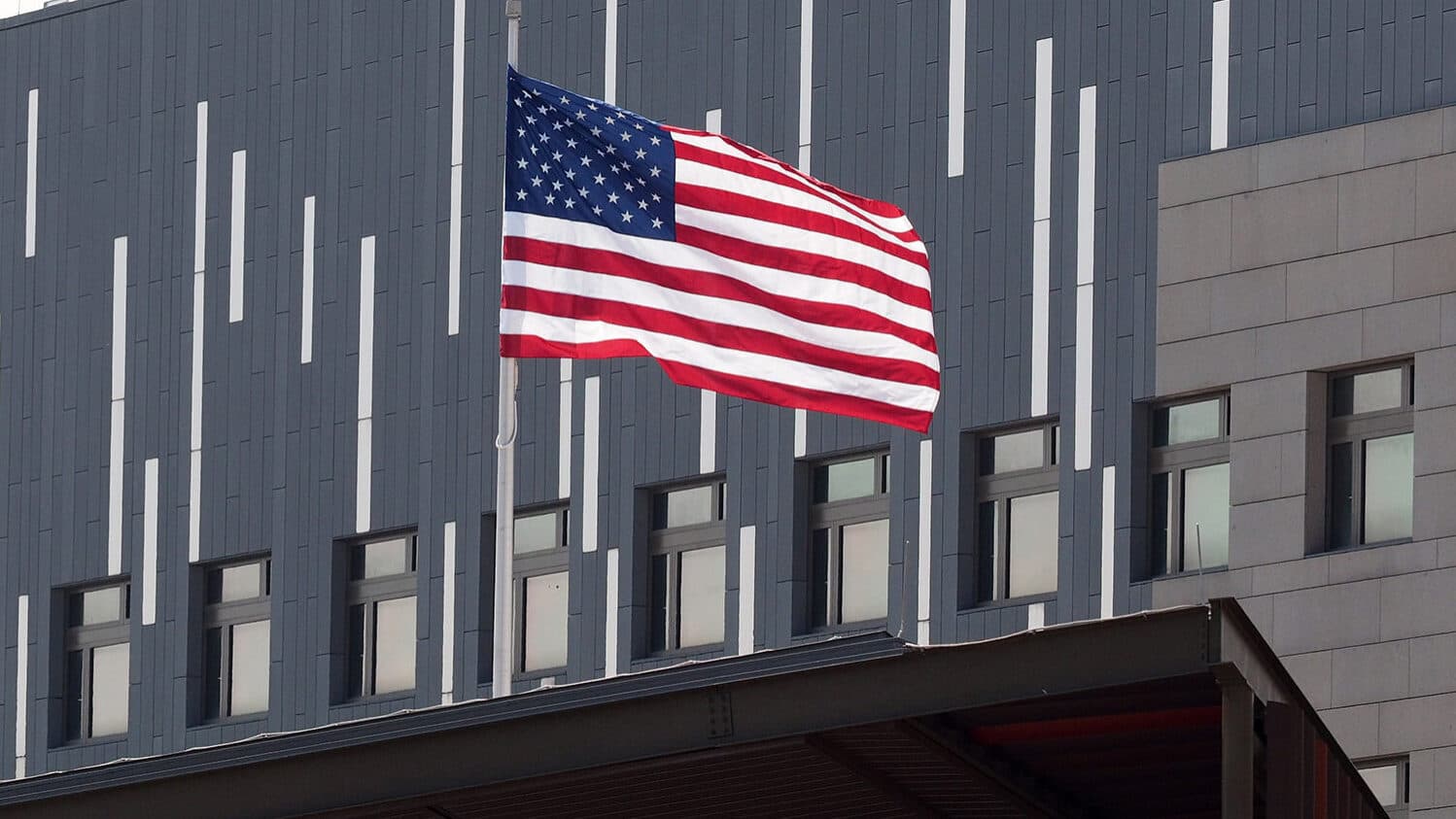 US suspends visa processing for 75 countries