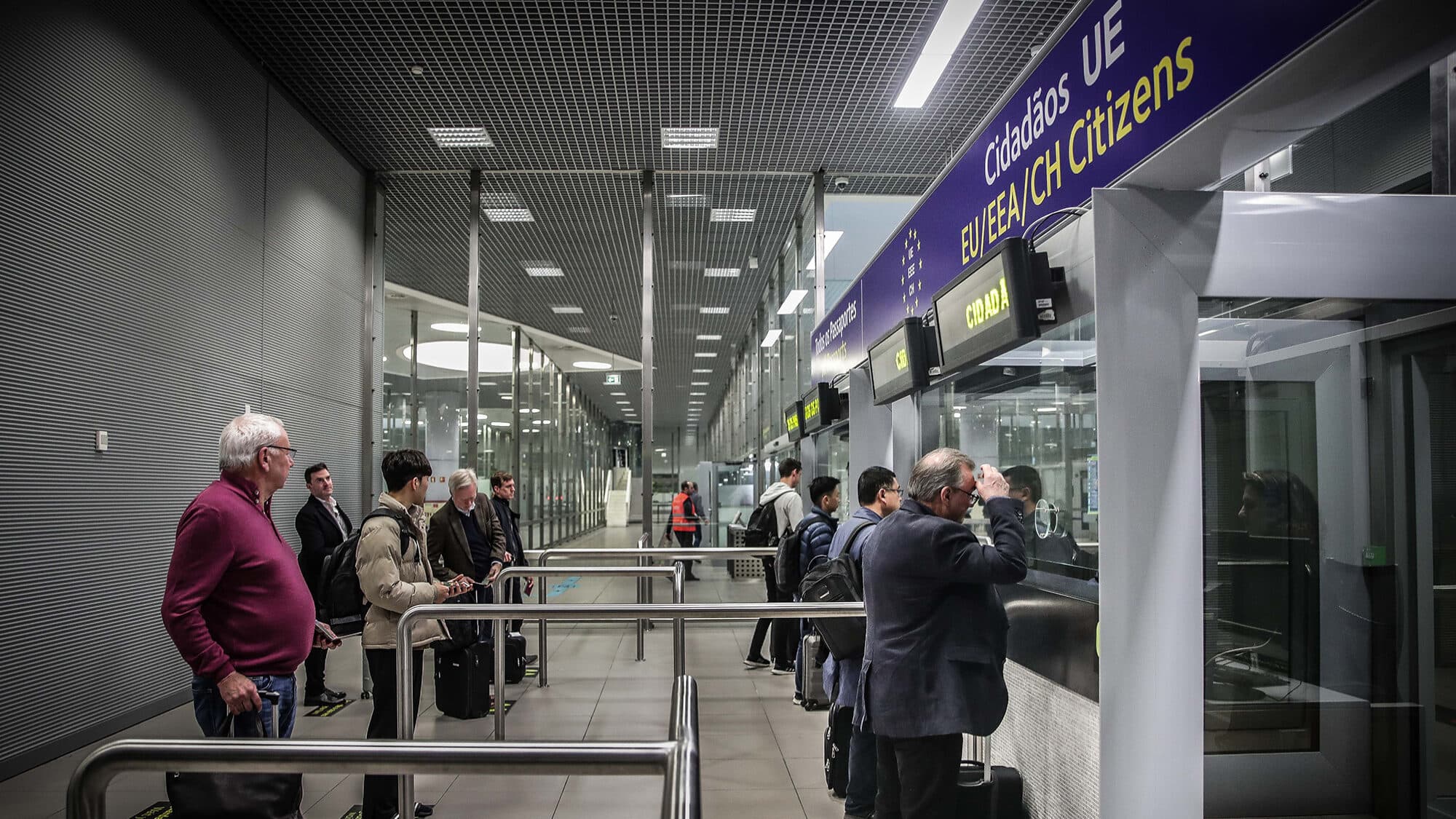 Queues decrease at Lisbon airport. Maximum waiting time falls to one hour