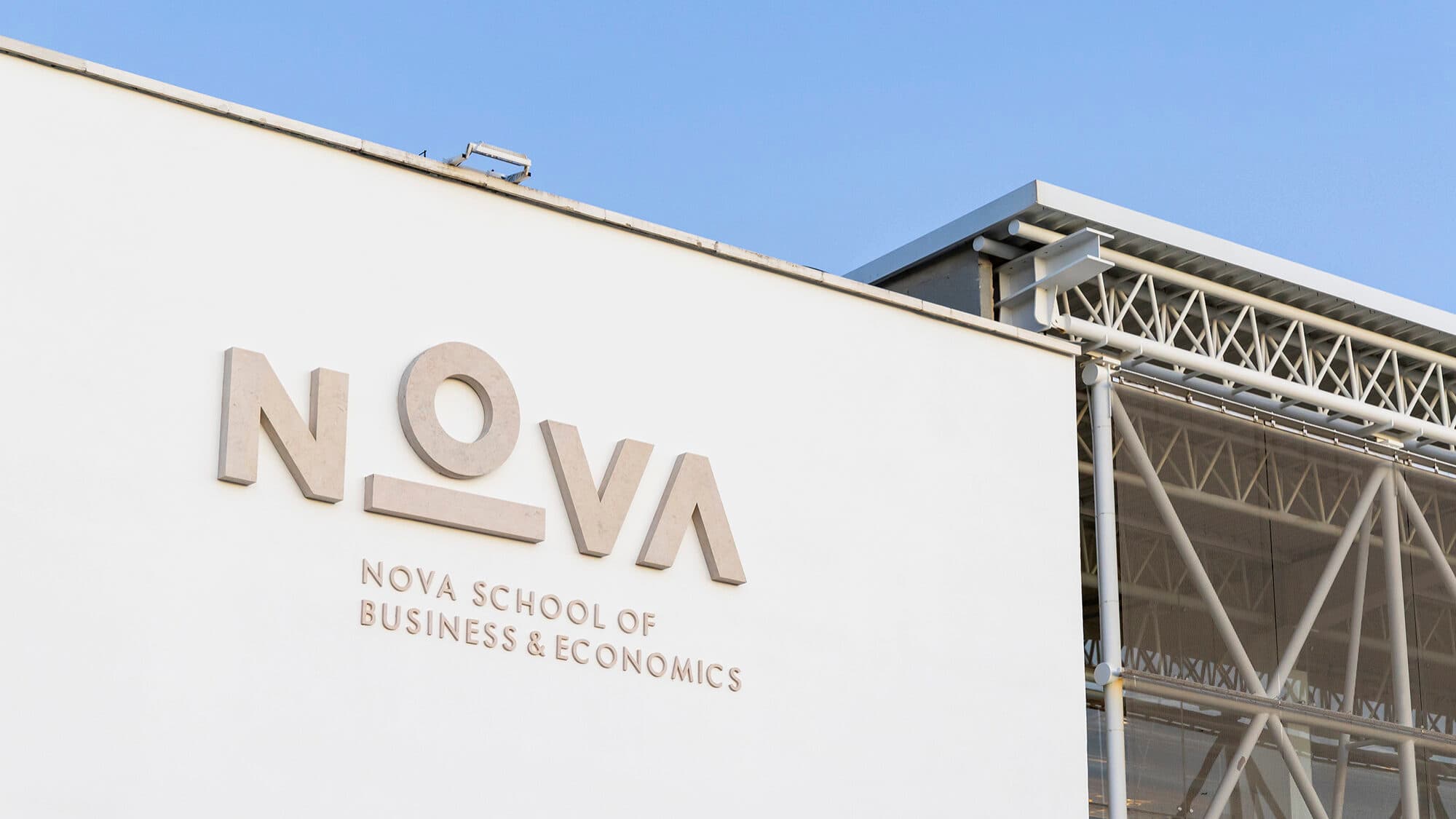 Nova SBE launches free blockchain training