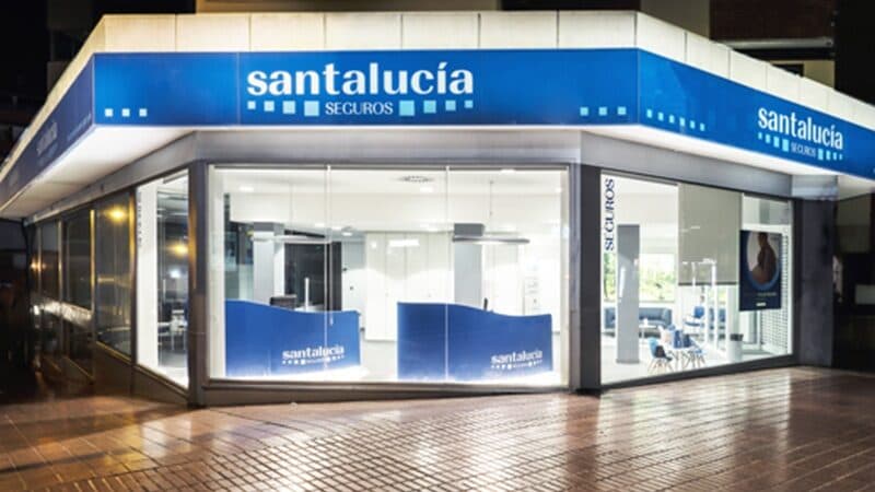 Santalucía partners with Zurich for ten years for motor, funeral, and pet insurance