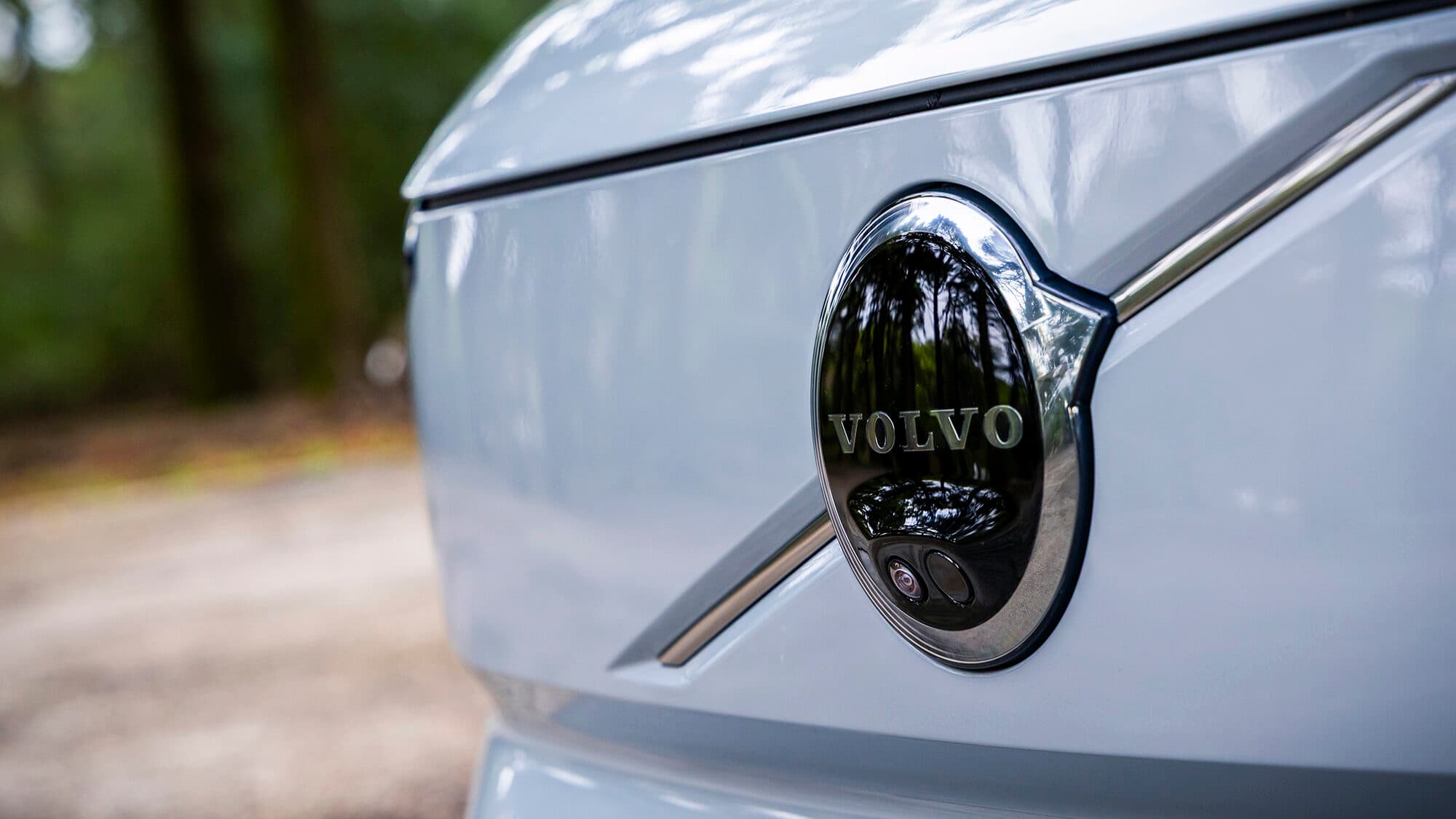 Volvo cuts another 2,500 jobs and shares plunge 30%